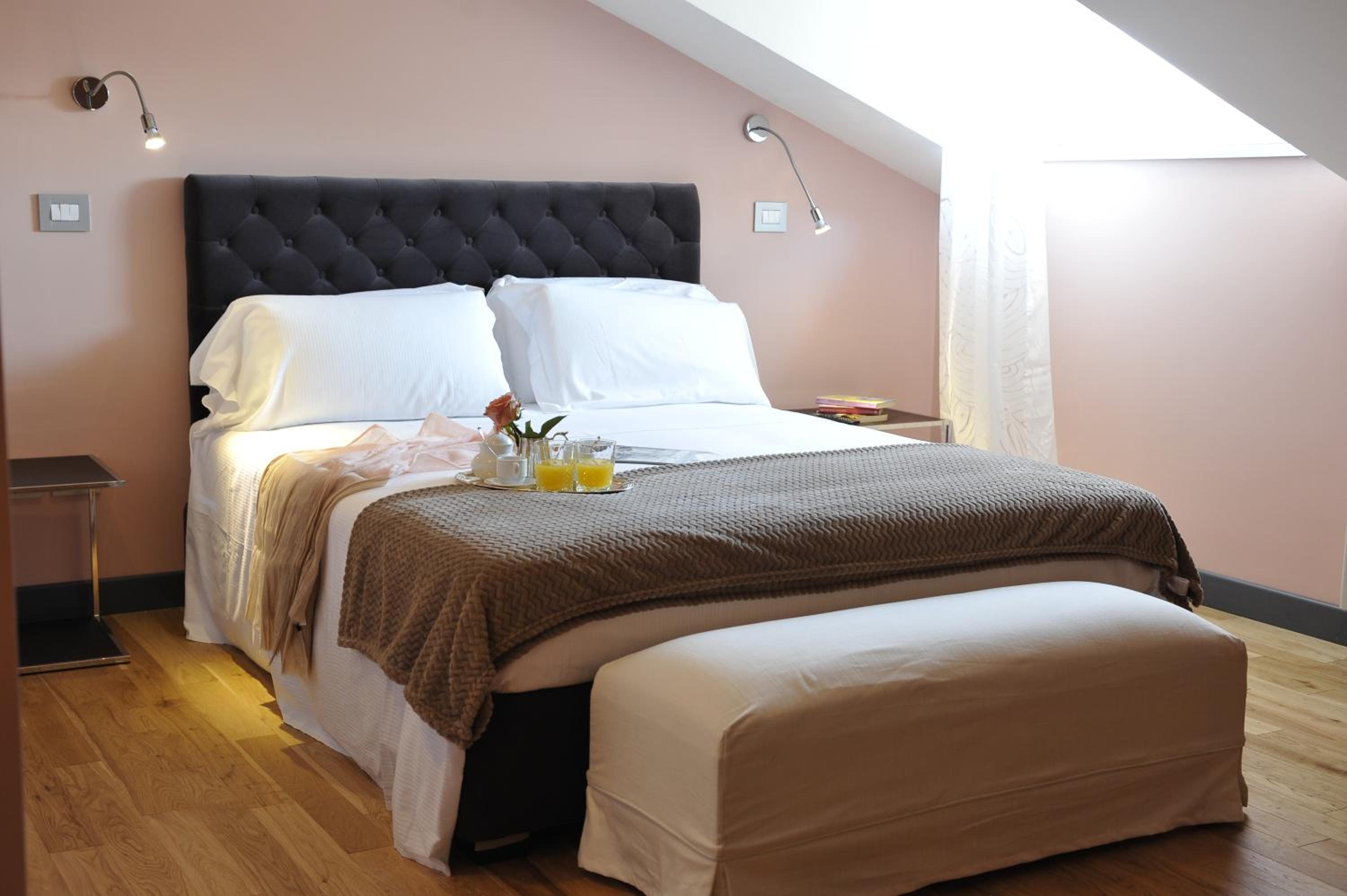 Suite - Photo 1