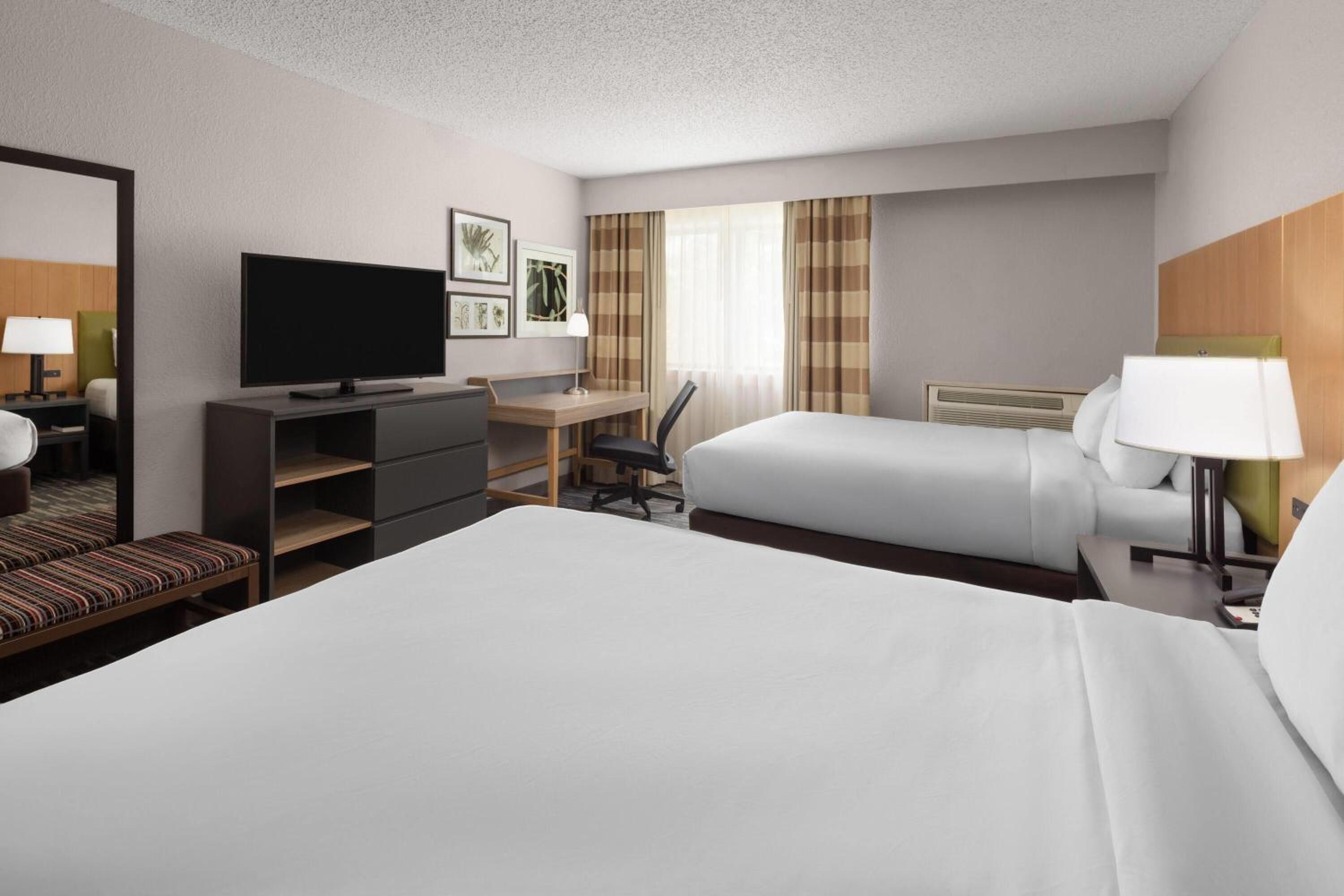 Double Room with Two Double Beds - Non-Smoking - Photo 3