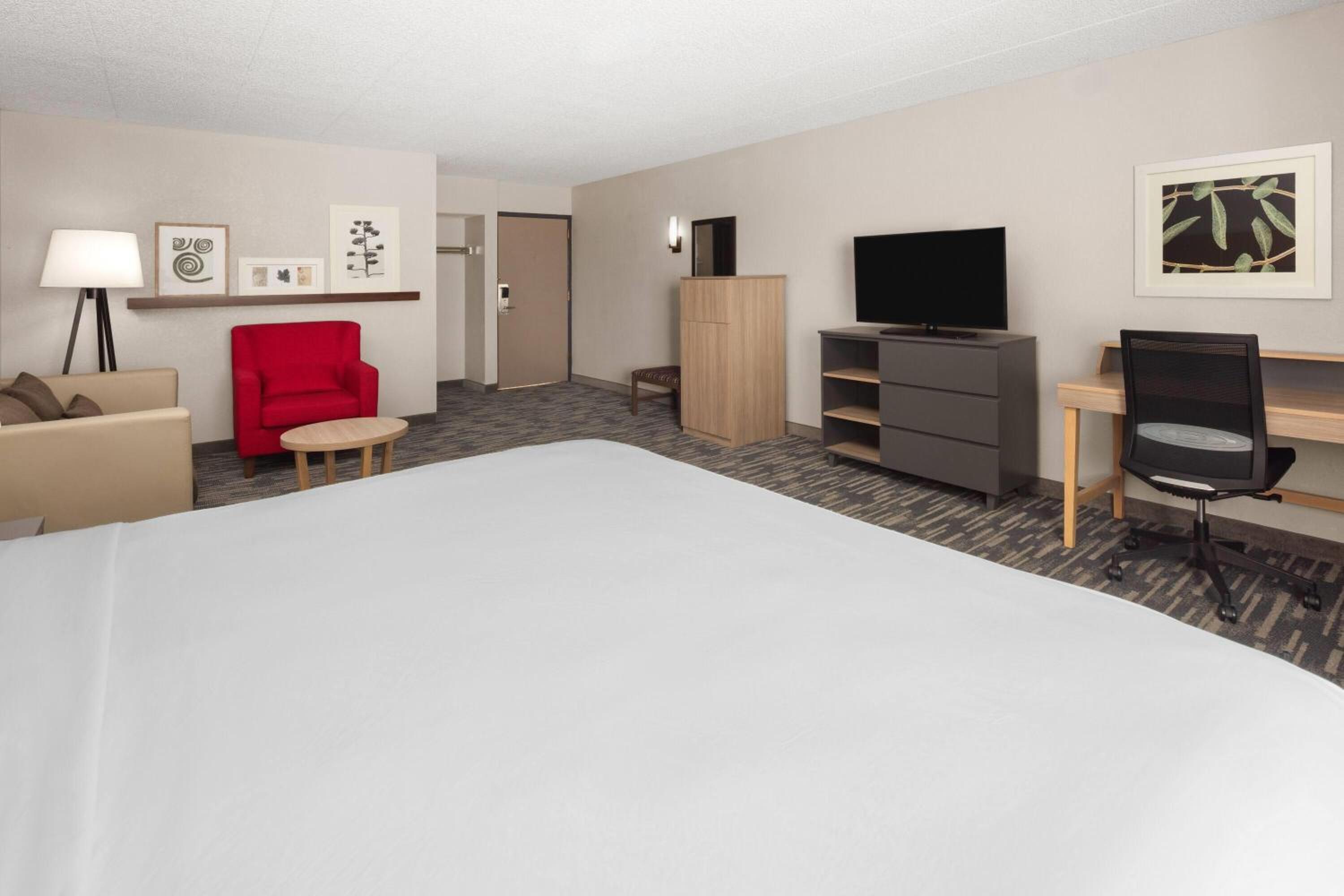 King Studio Suite - Non-Smoking - Photo 6