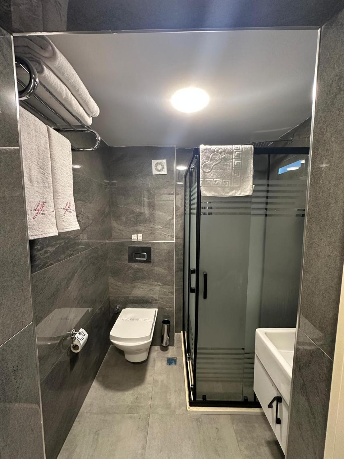 Standard Twin Room photo 1