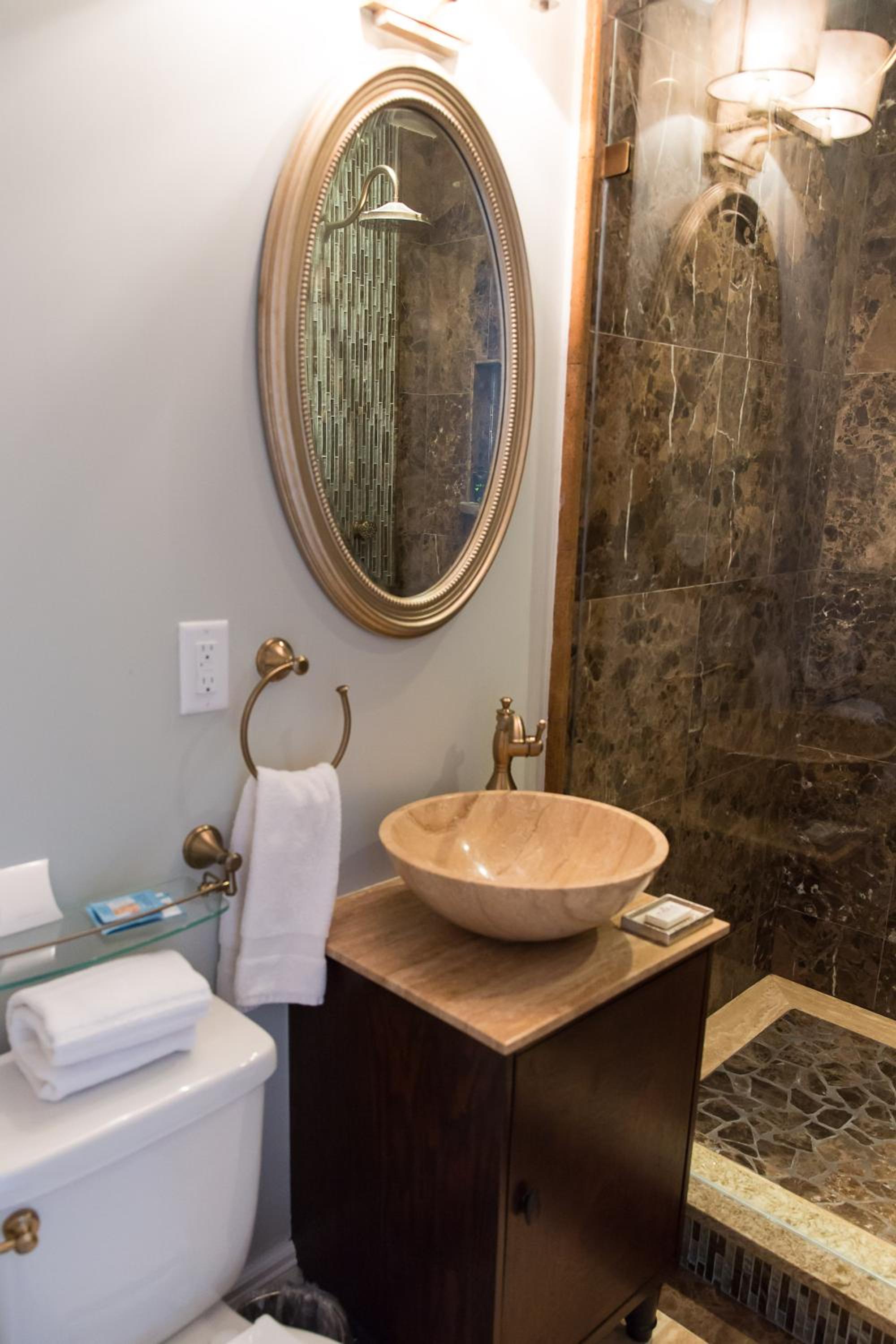 Queen Room with Spa Bath photo 3