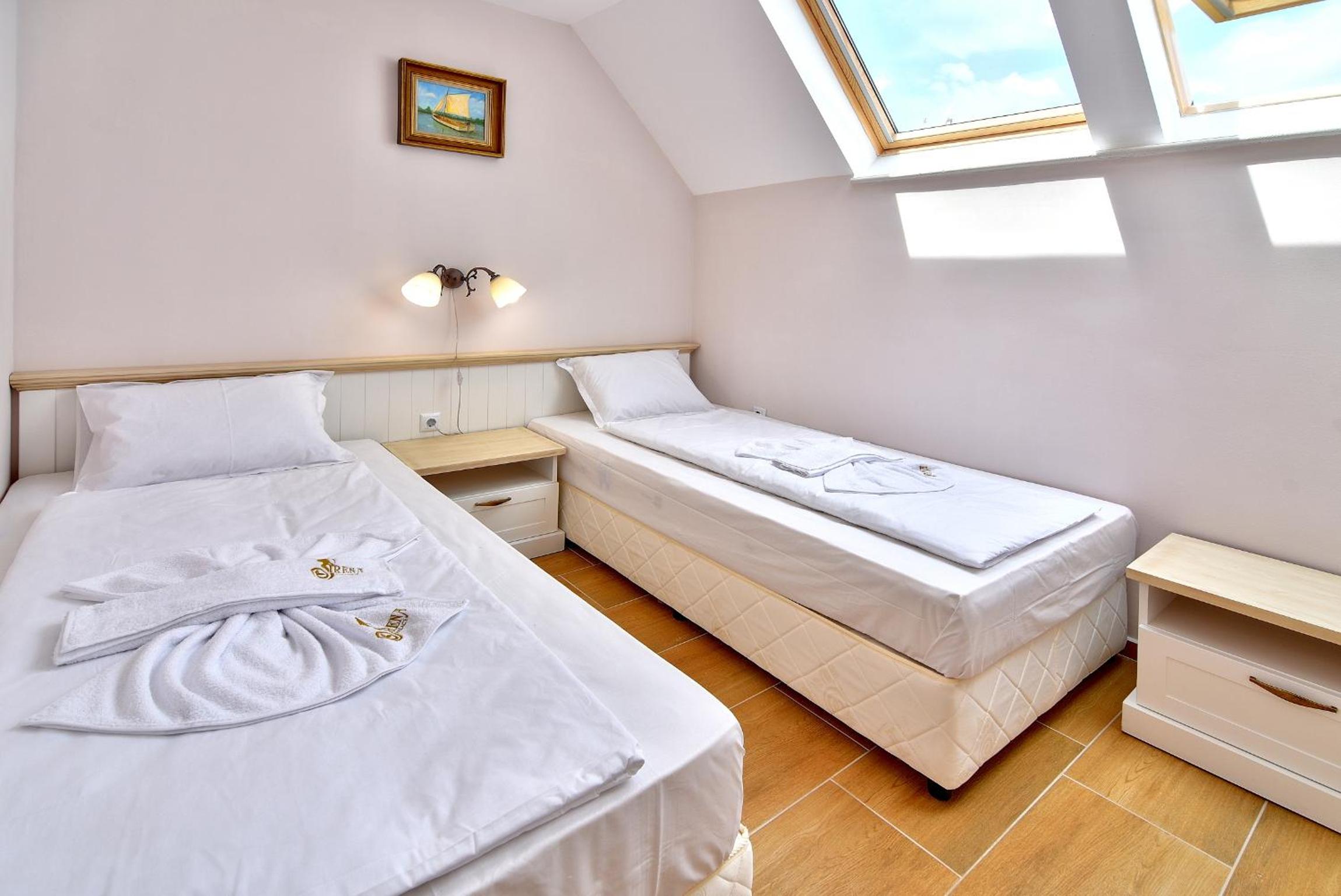 Deluxe Two-Bedroom Apartment with Sea View photo 3