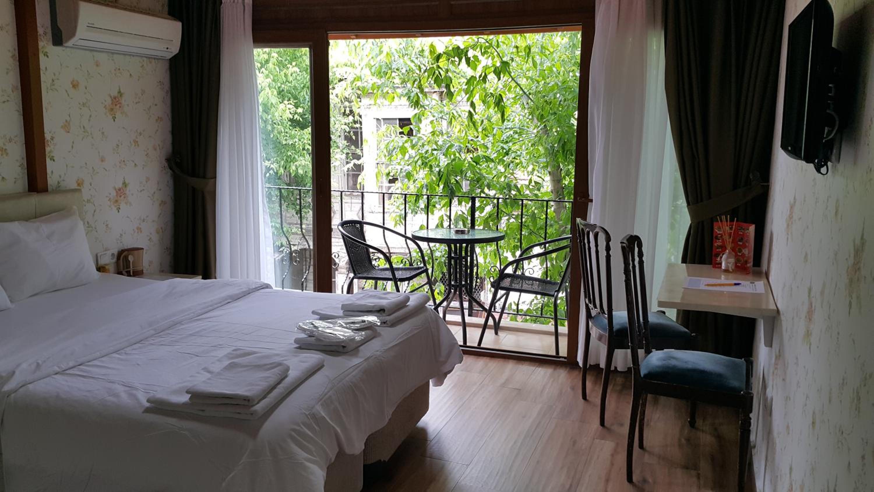 Deluxe Double Room with Balcony