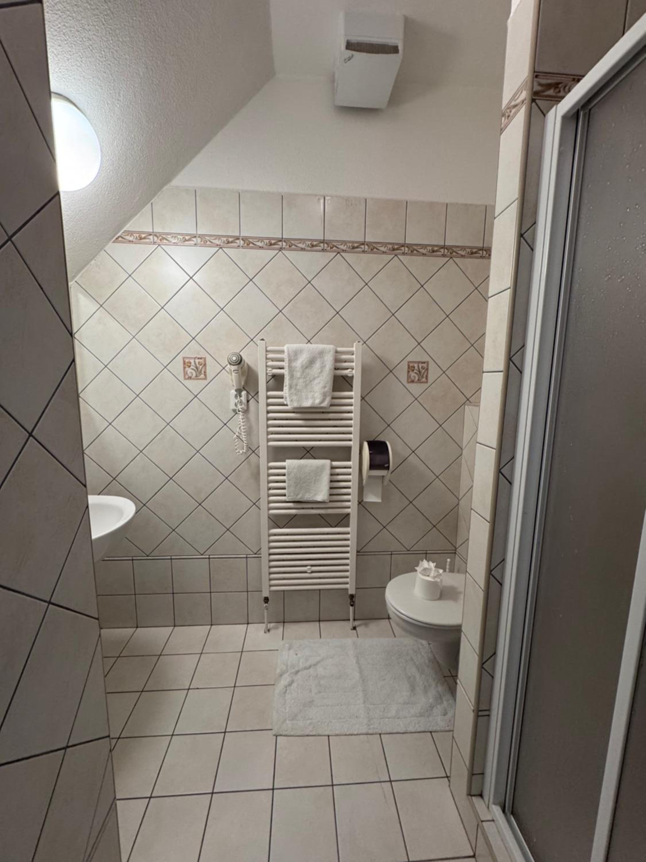 Double or Twin Room with Shower photo 2