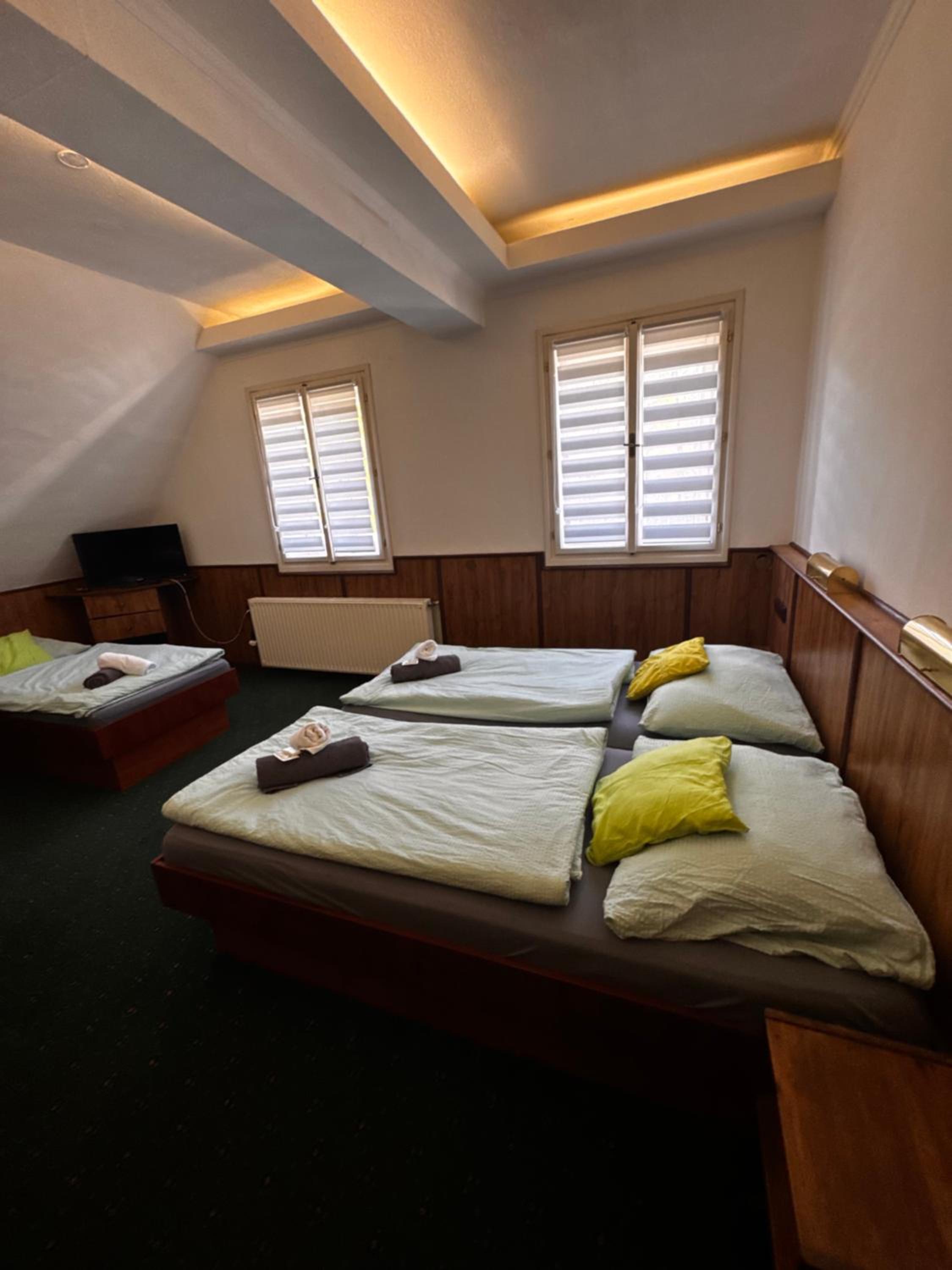 Triple Room with Bathroom photo 3
