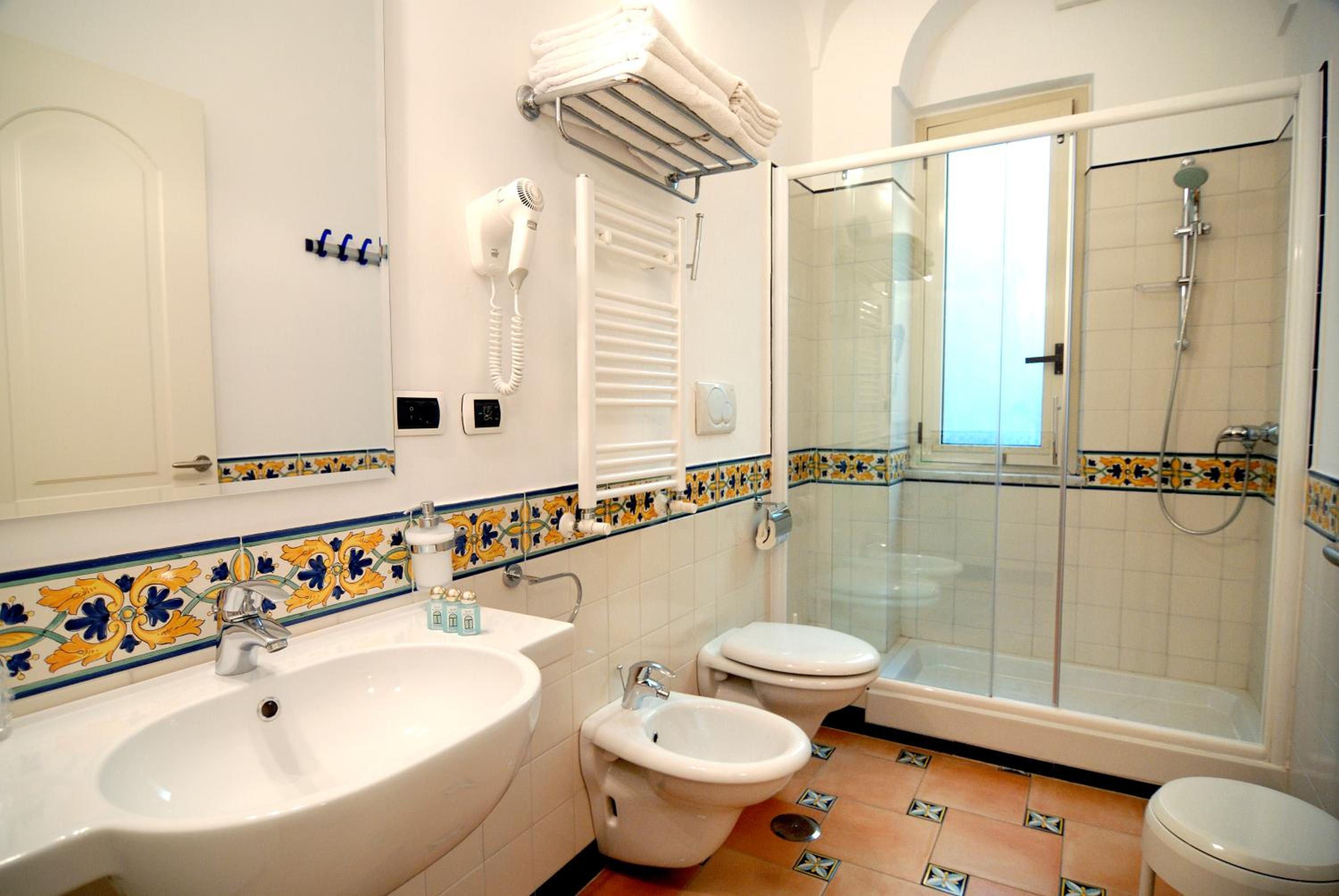 Junior Suite with Sea View (2 Adults) - Photo 13