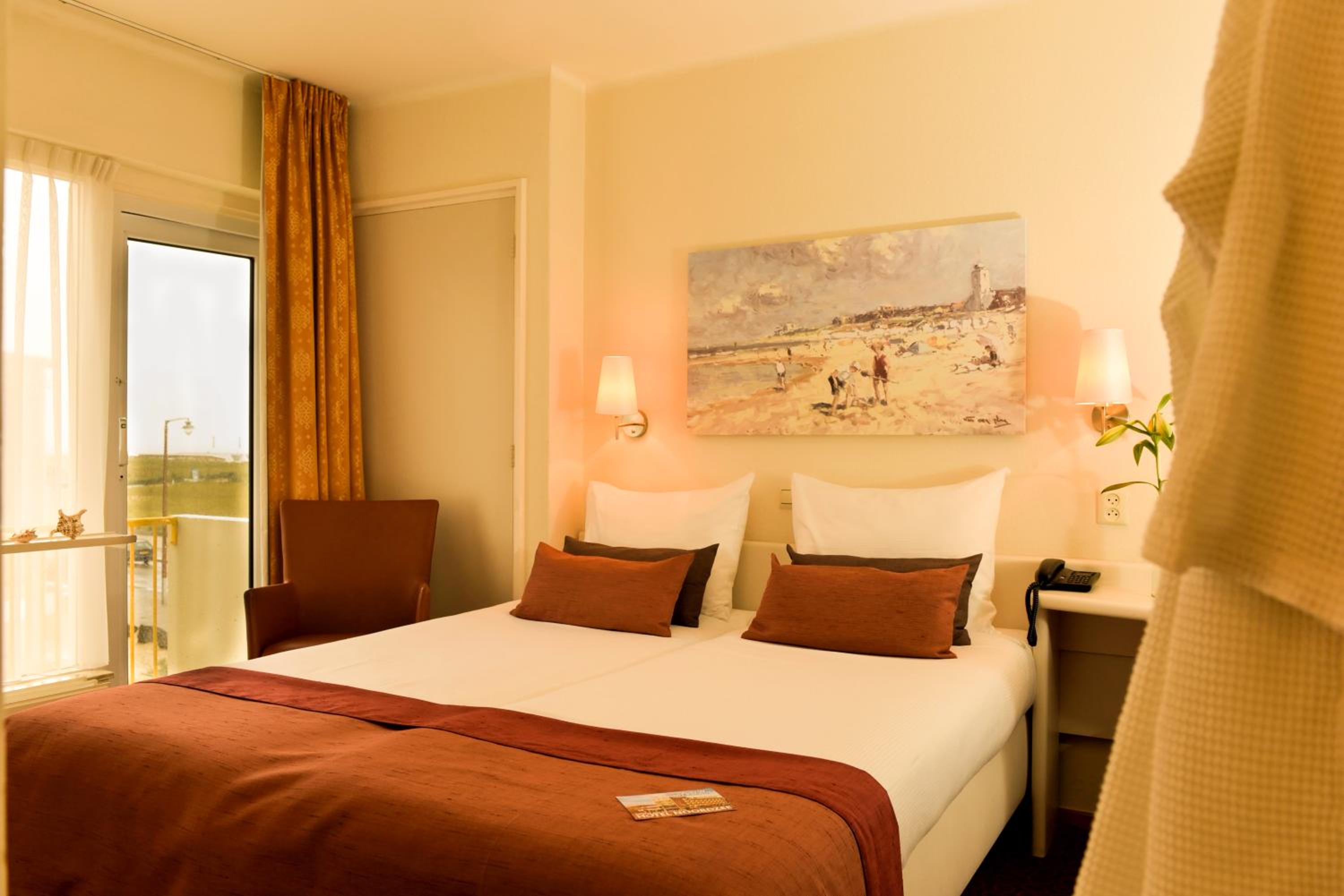 Compact Double Room photo 1