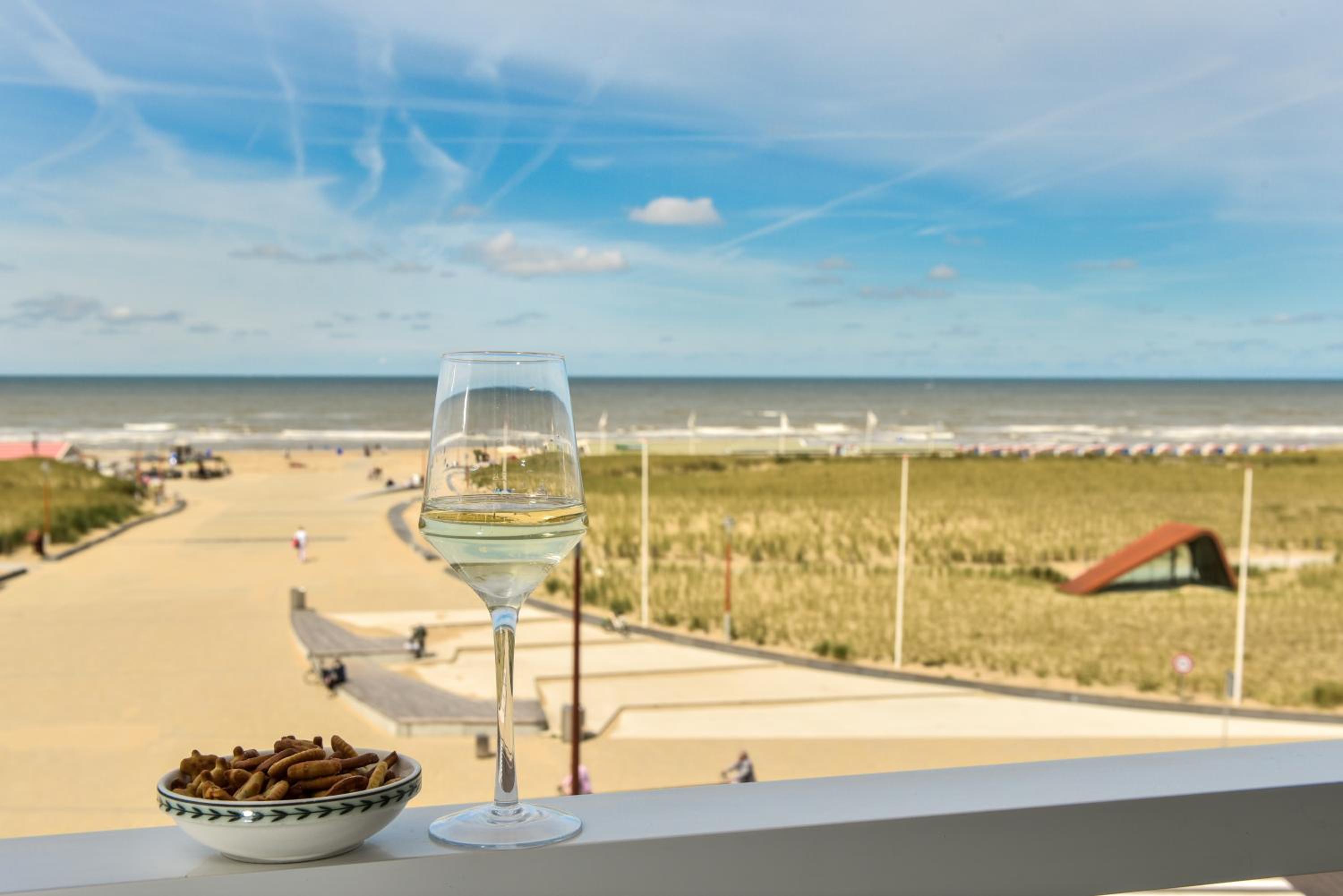 Deluxe Double Room with Sea View photo 2