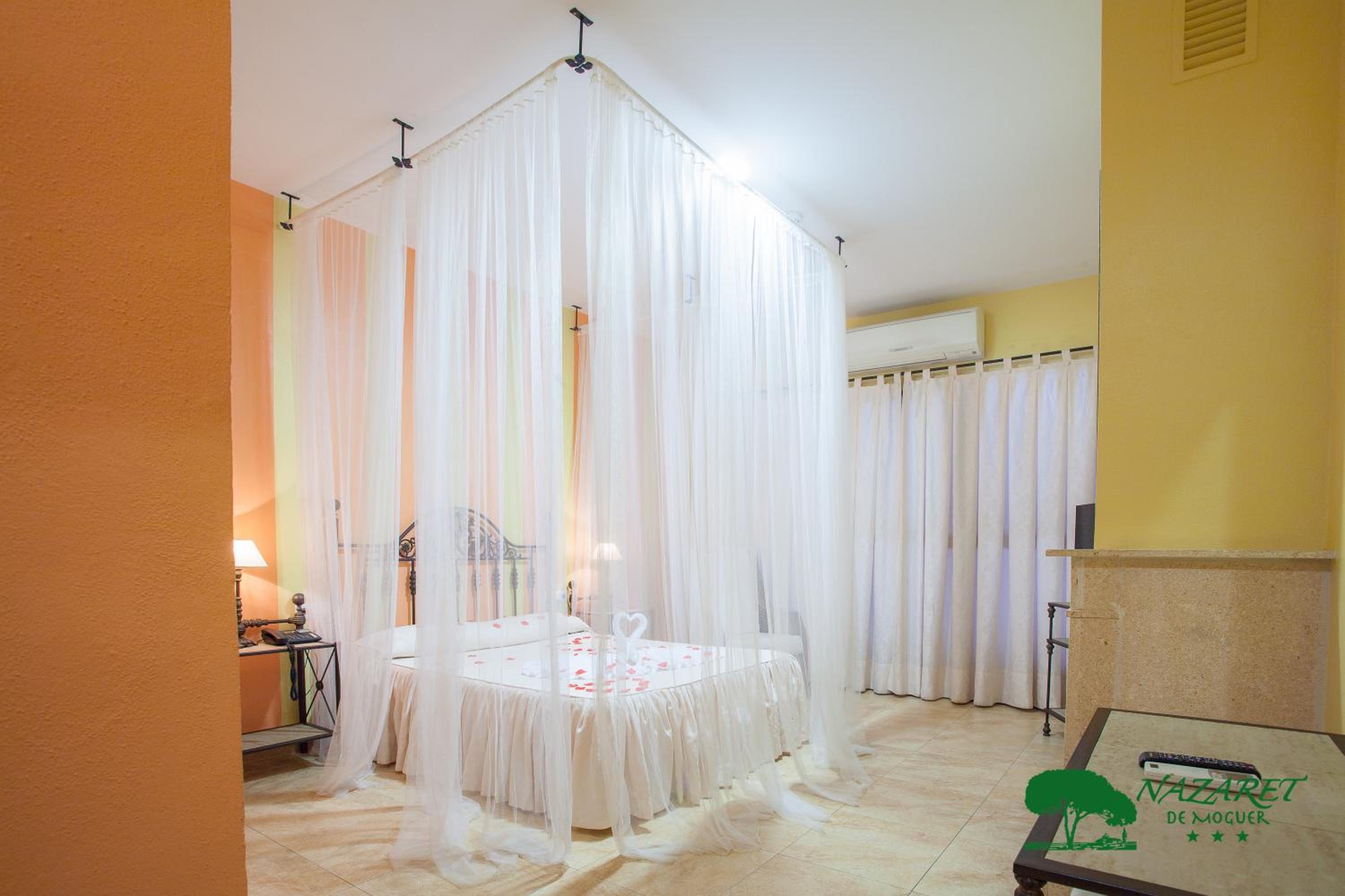 Deluxe Double Room - Photo 1