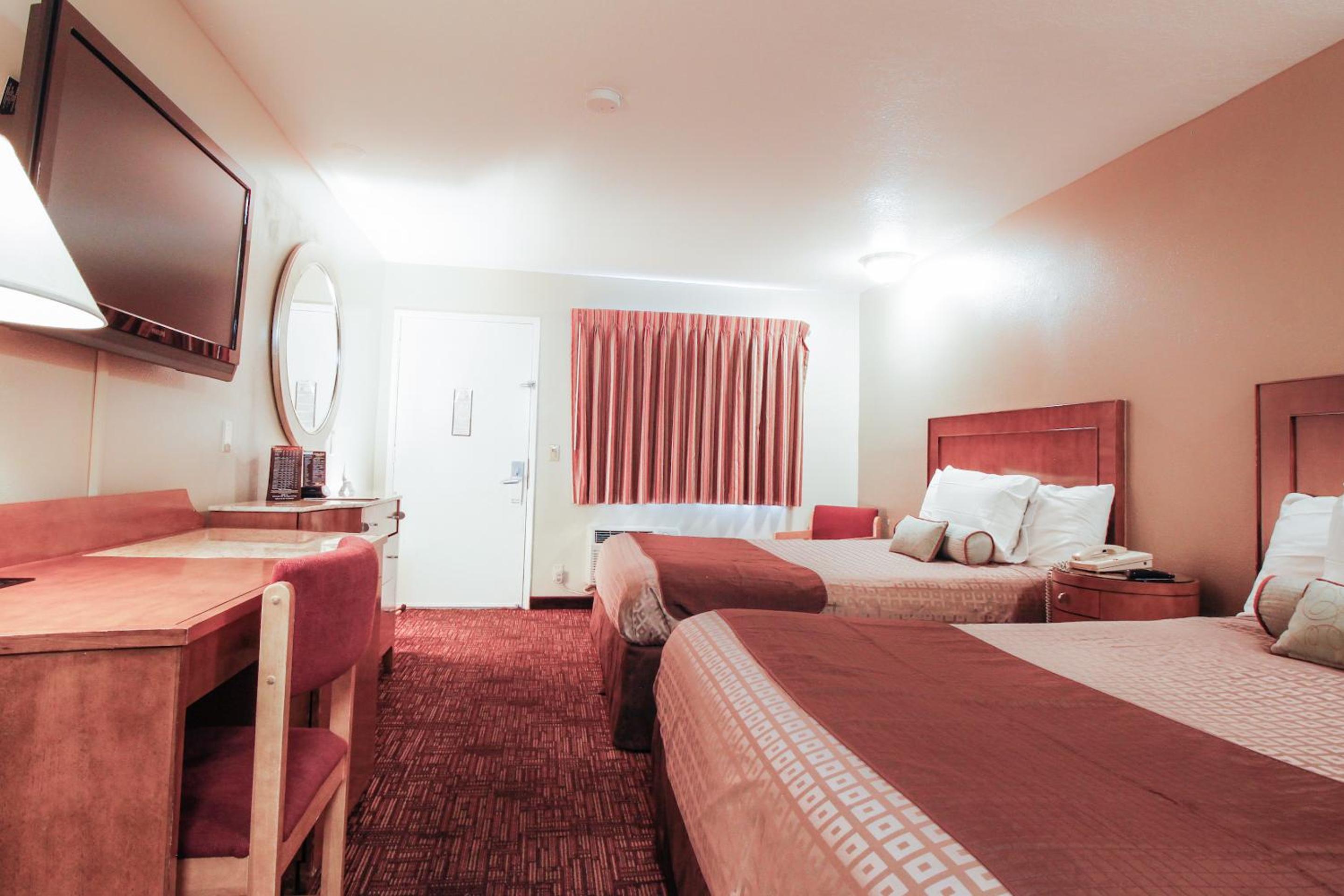Double Queen Room photo 3