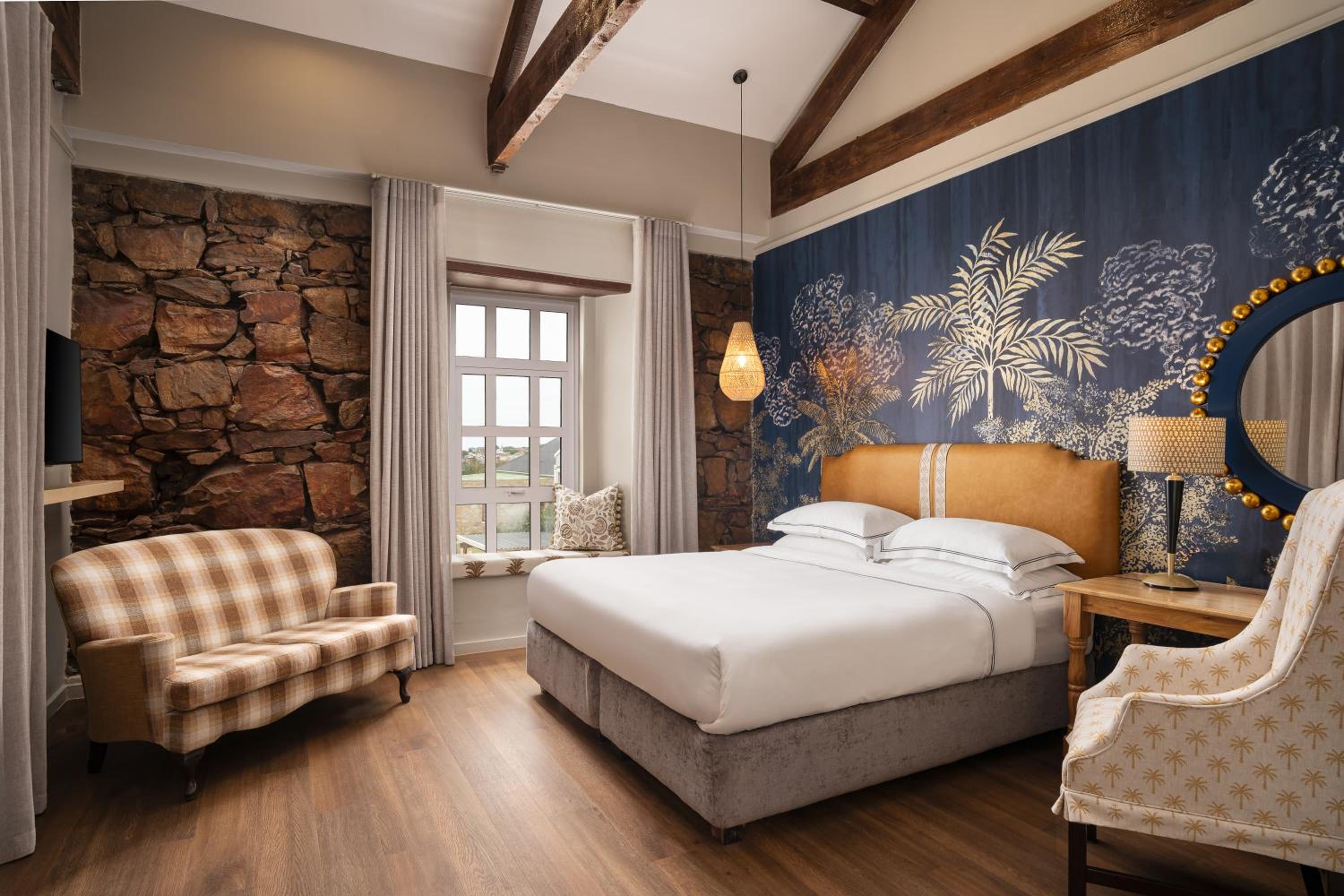 Deluxe King Room photo 1