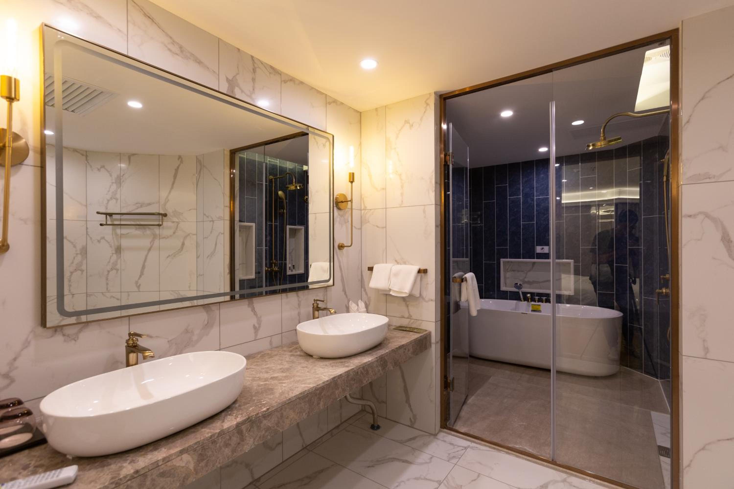Superior Twin Room - Photo 3