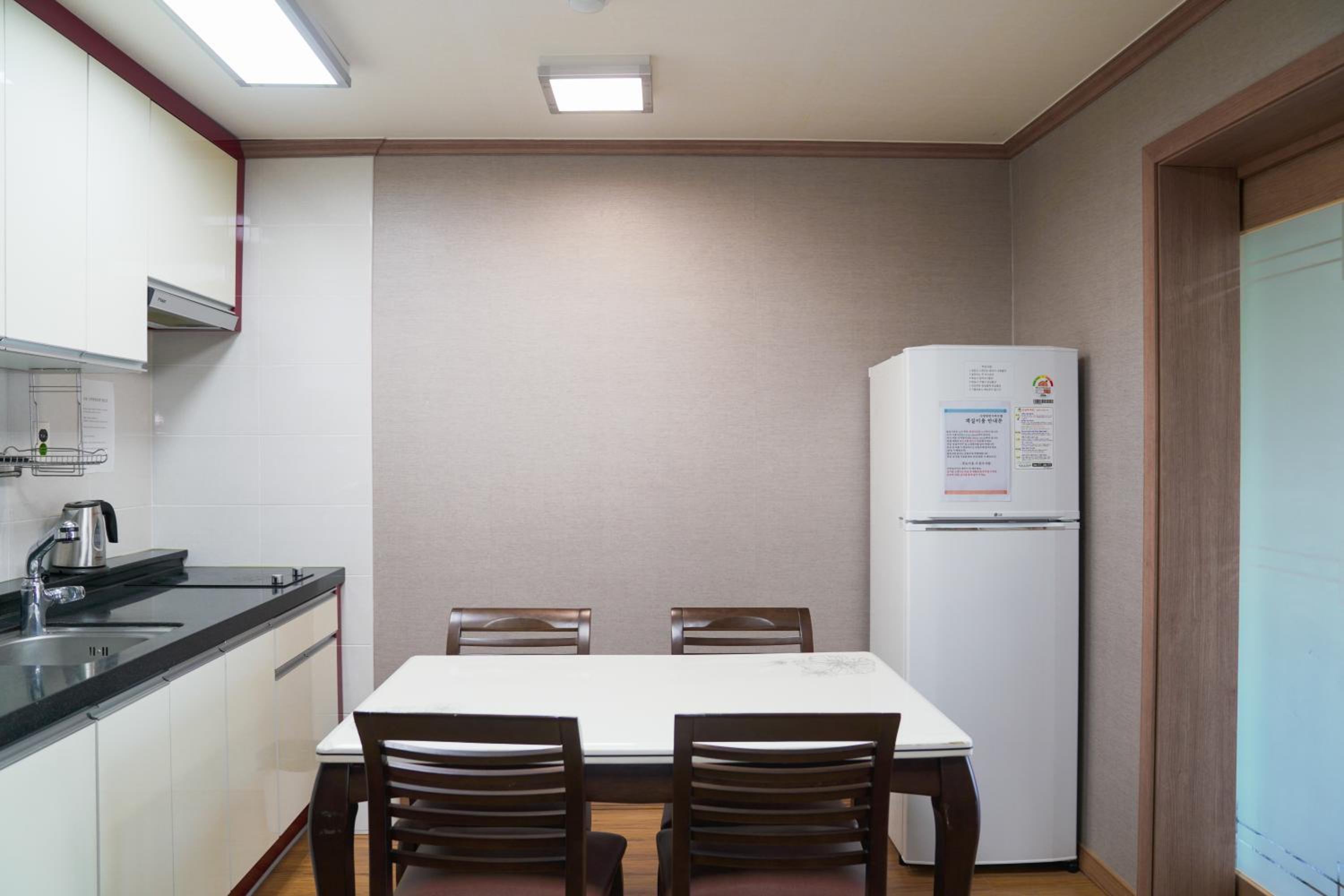 Double Room - Photo 2