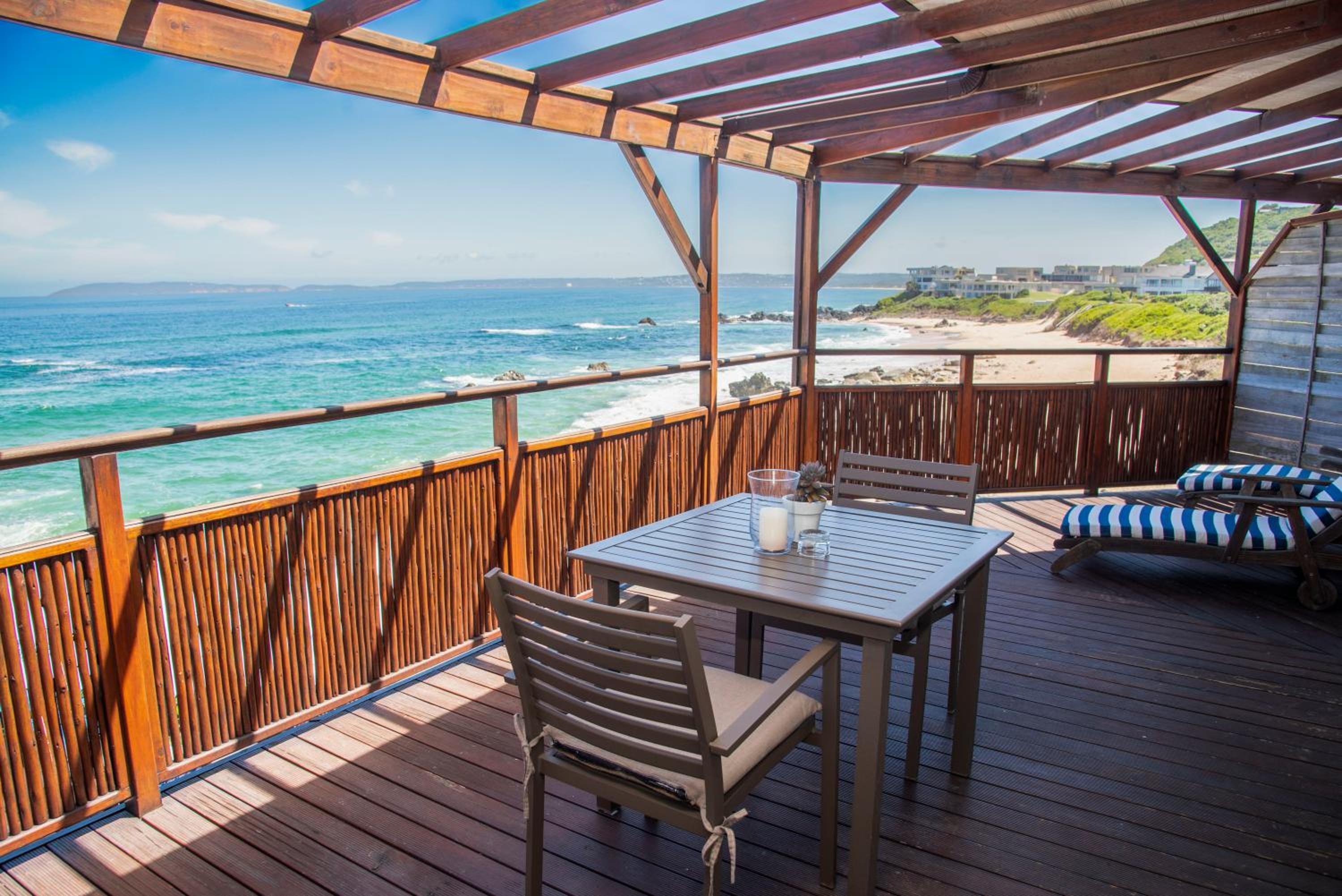 Deluxe Double Room with Sea View photo 2