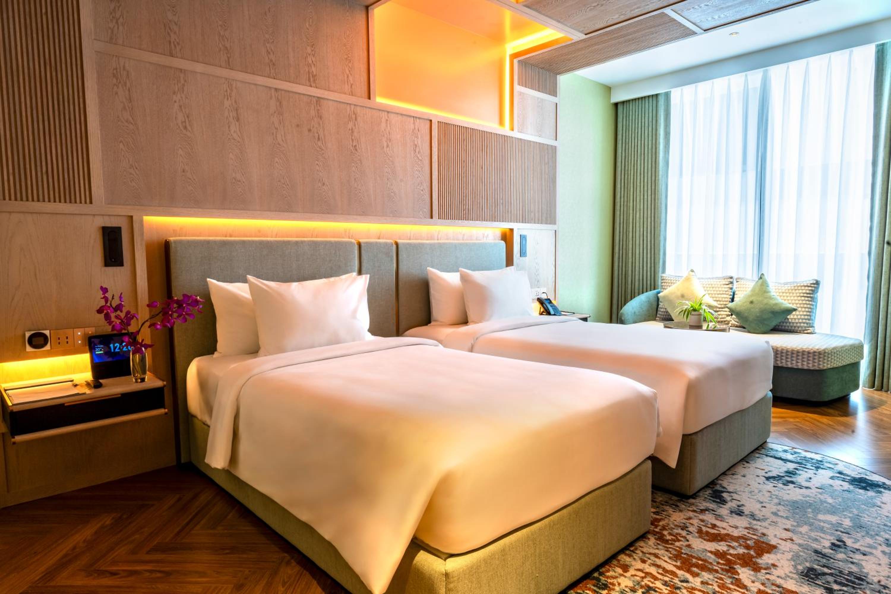 Superior Room with Two Single Beds - City Side