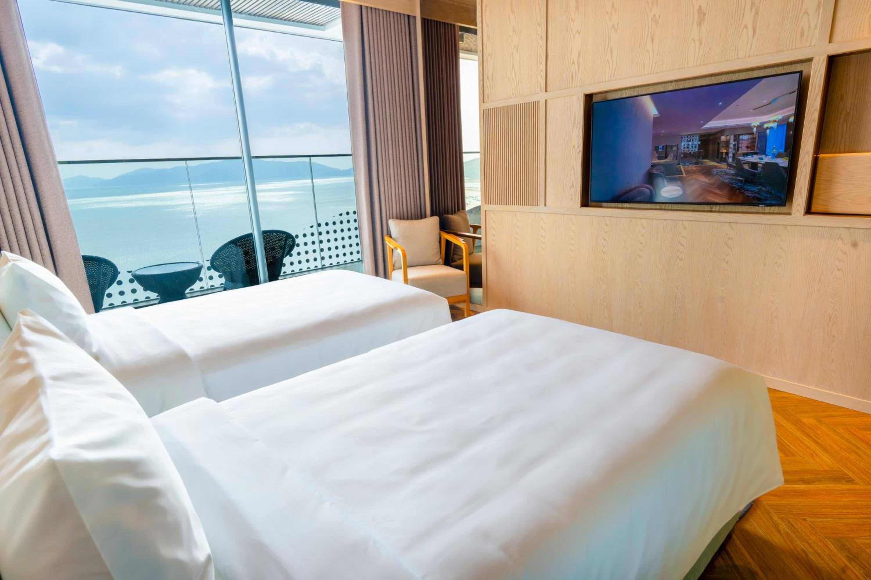 Deluxe Room-Two Single Size Beds,Sea View - Photo 4