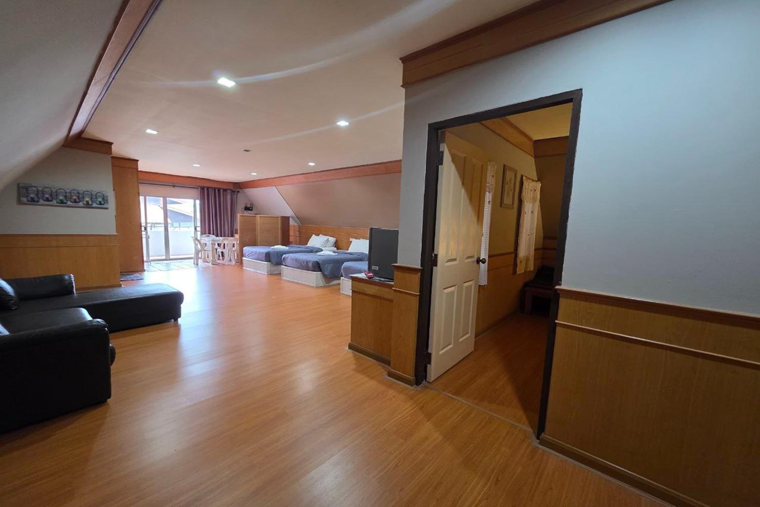 Family Room photo 3