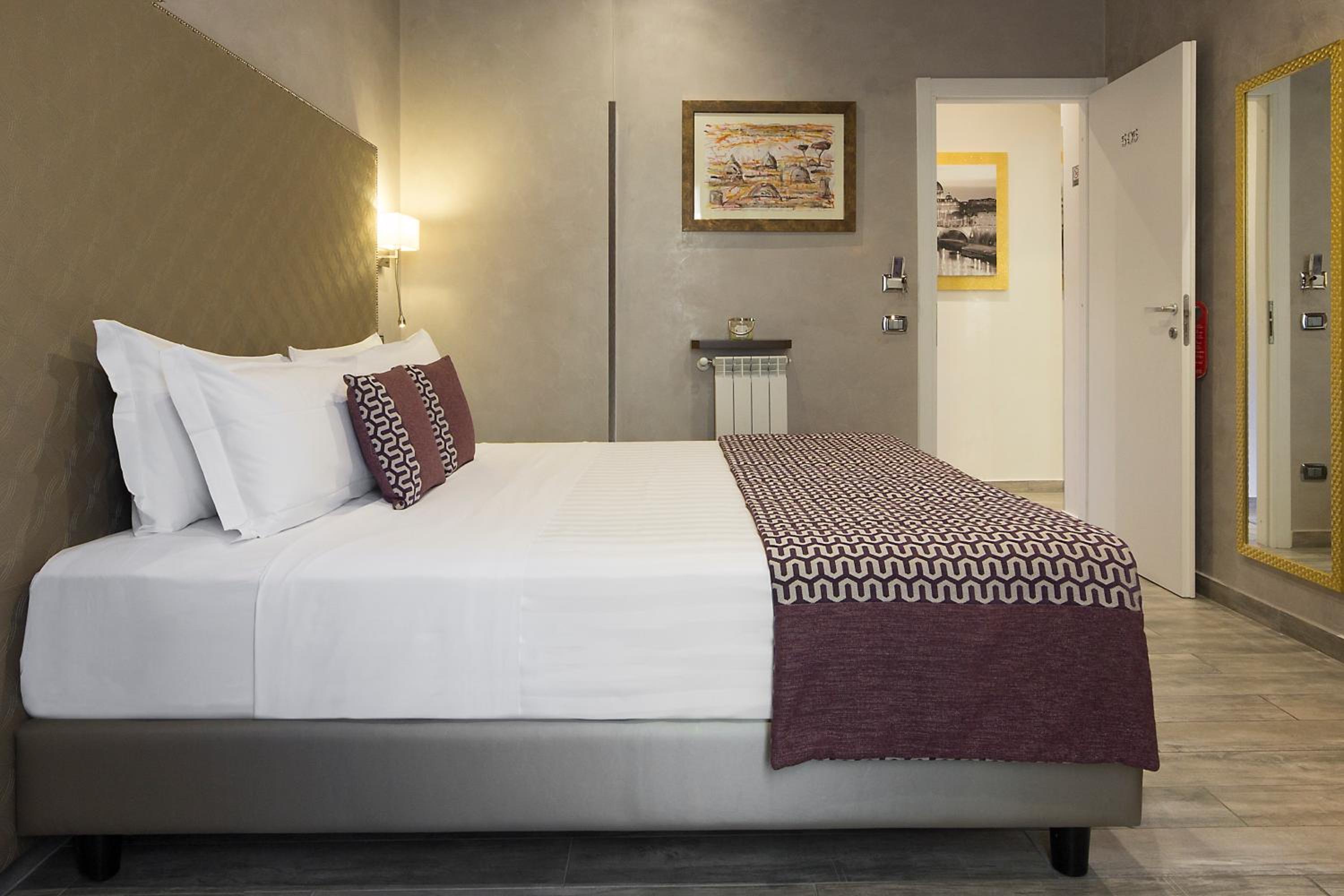 Deluxe Double or Twin Room photo 3
