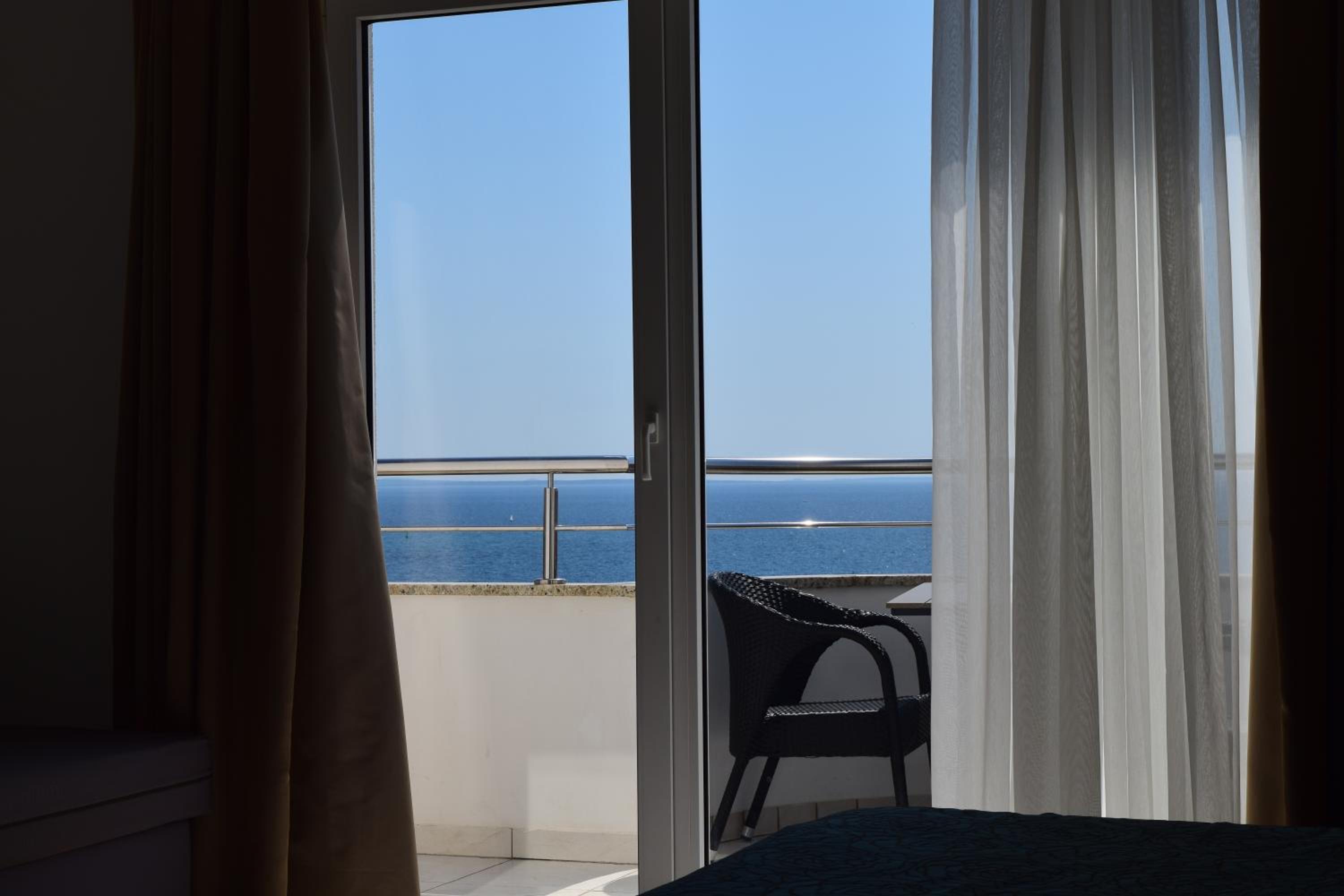 Comfort Double Room with Balcony - Photo 7
