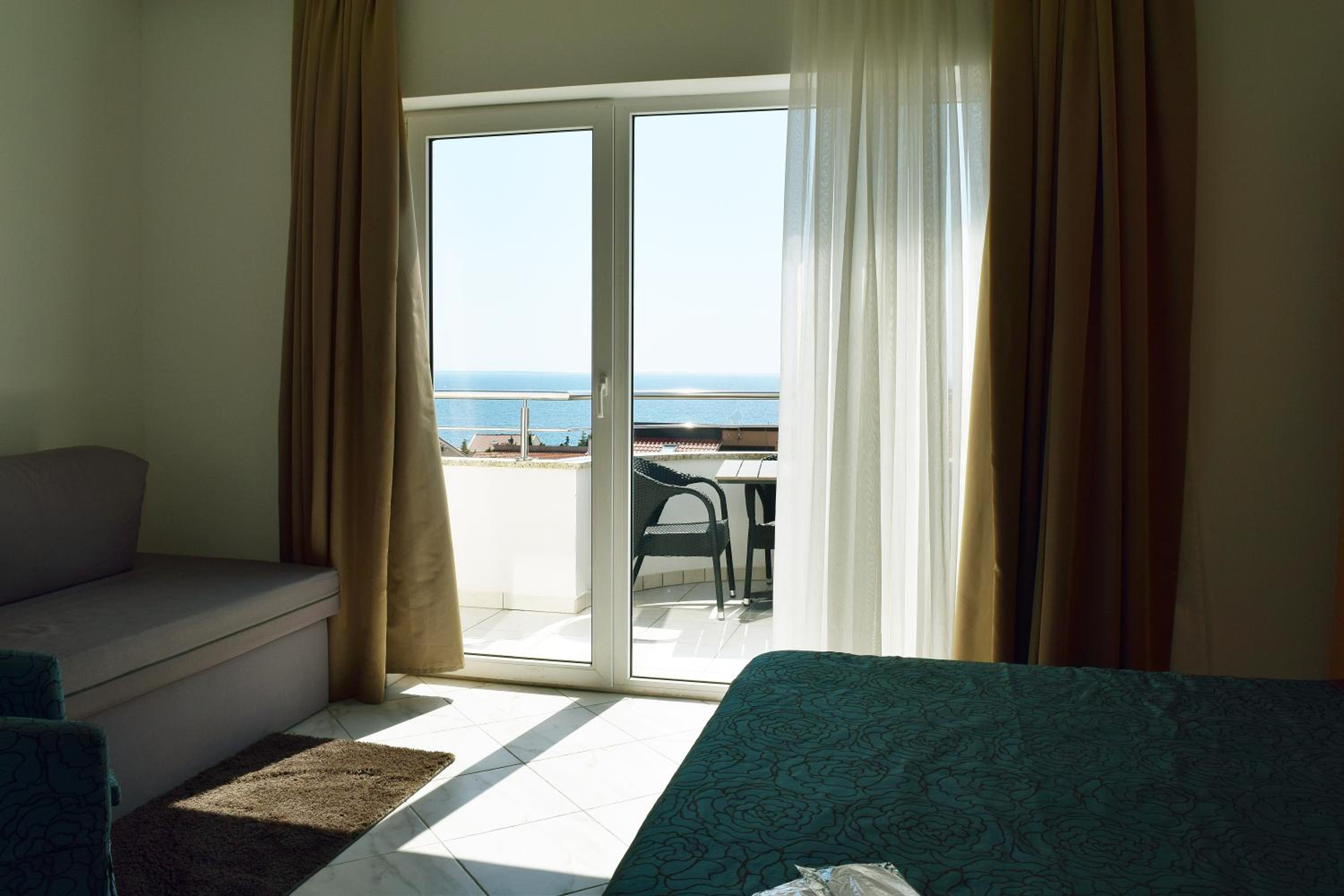 Comfort Double Room with Balcony - Photo 5