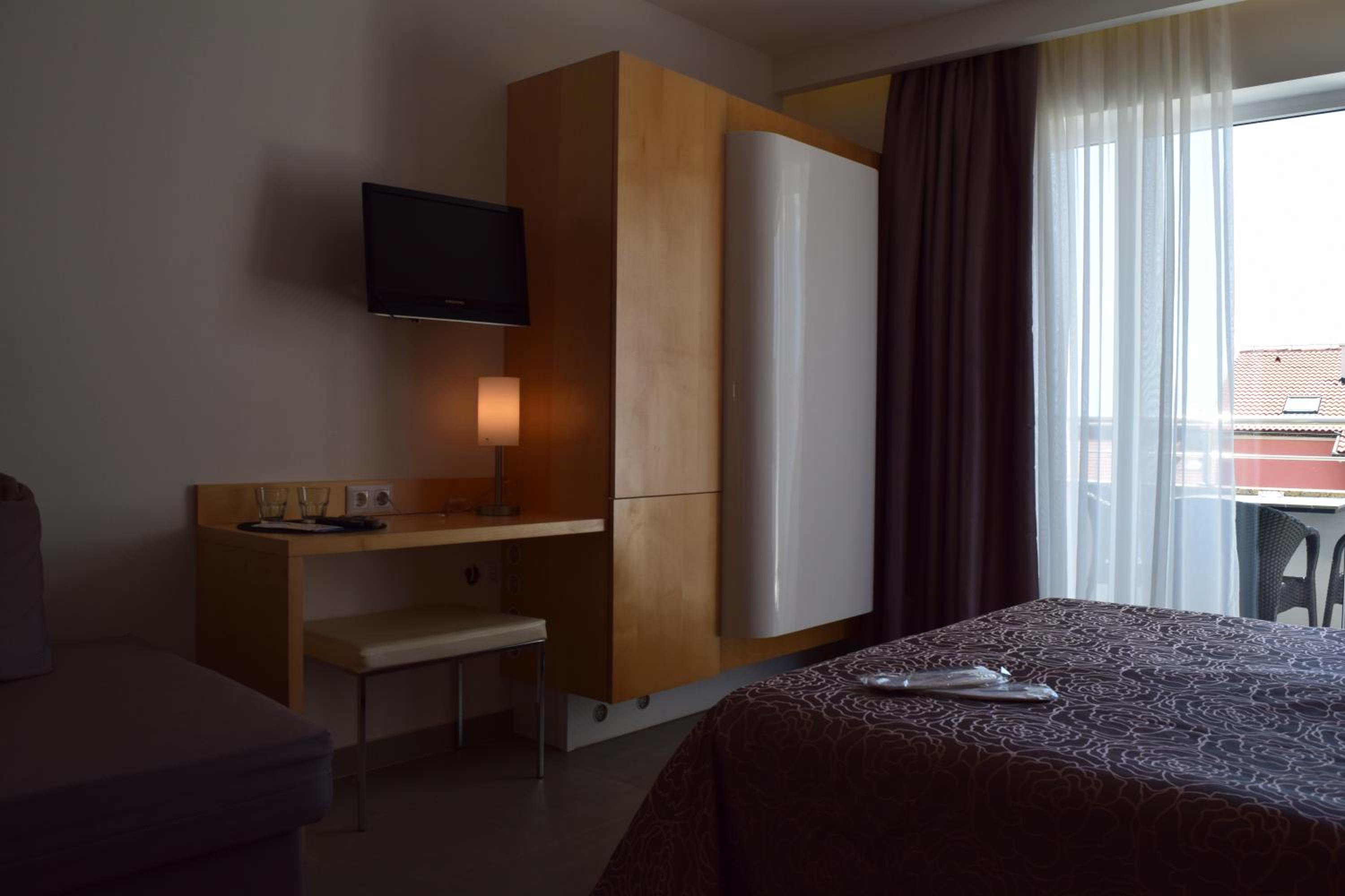 Comfort Double Room with Balcony - Photo 11