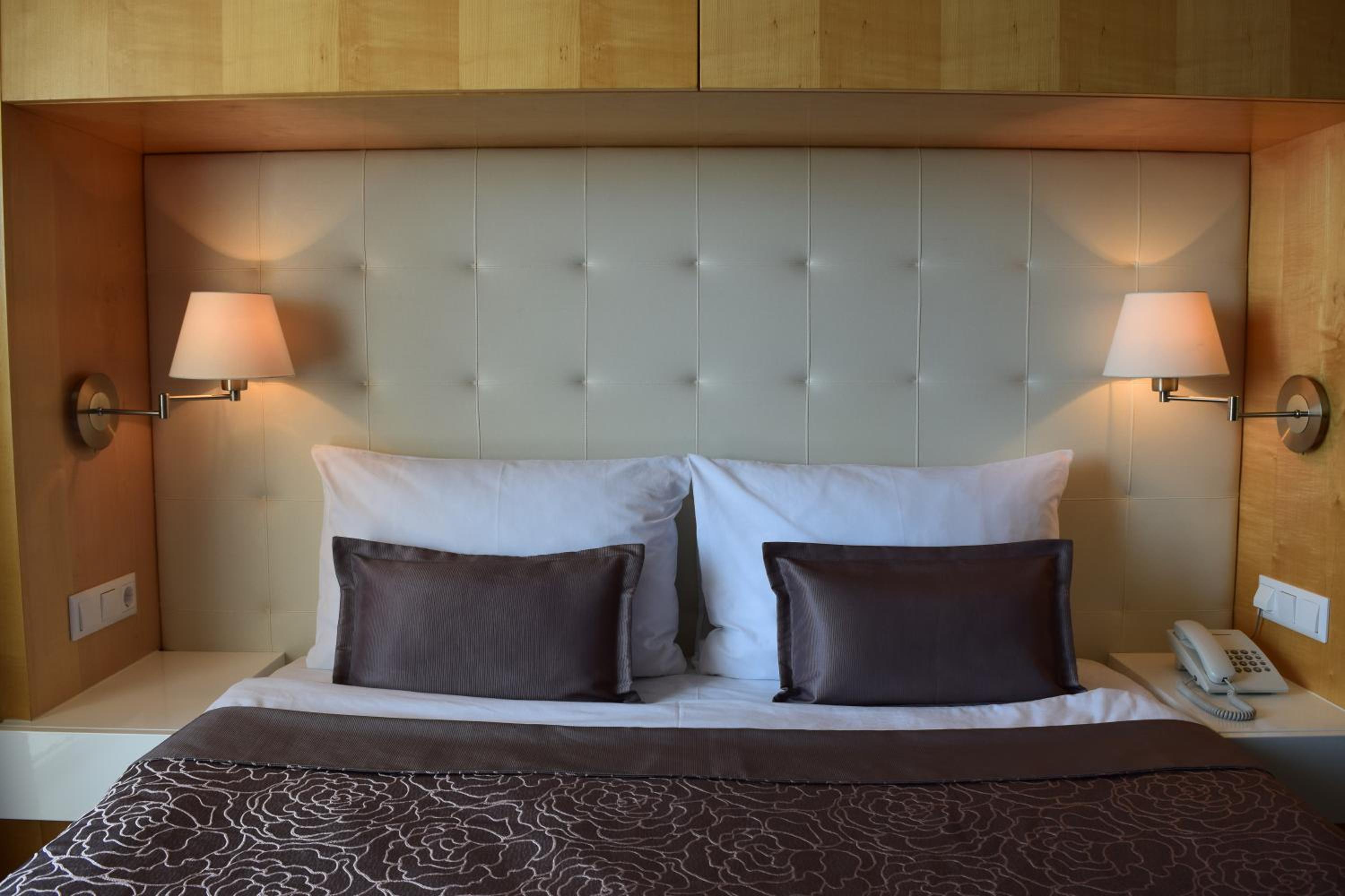 Comfort Double Room with Balcony - Photo 14
