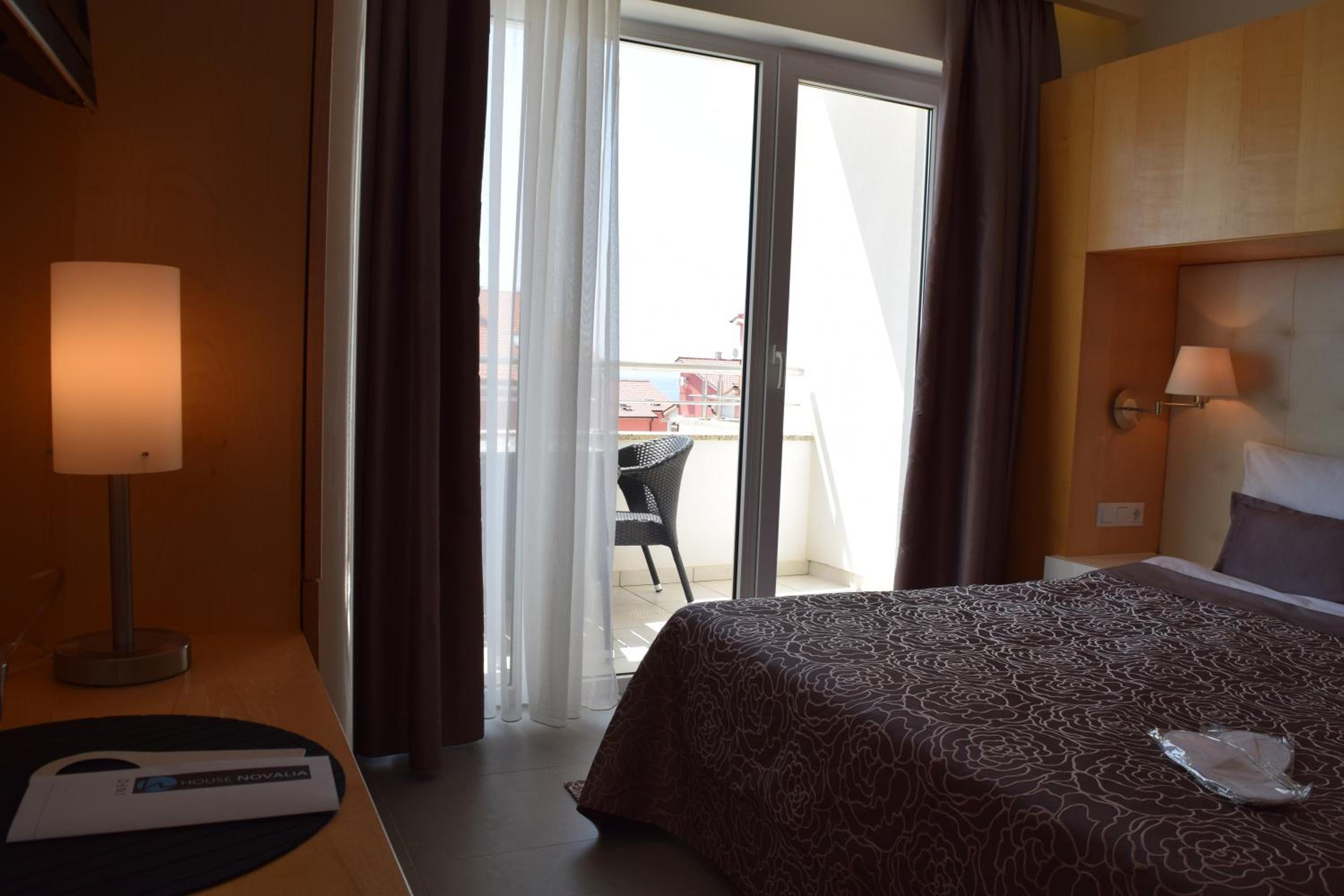 Comfort Double Room with Balcony - Photo 10