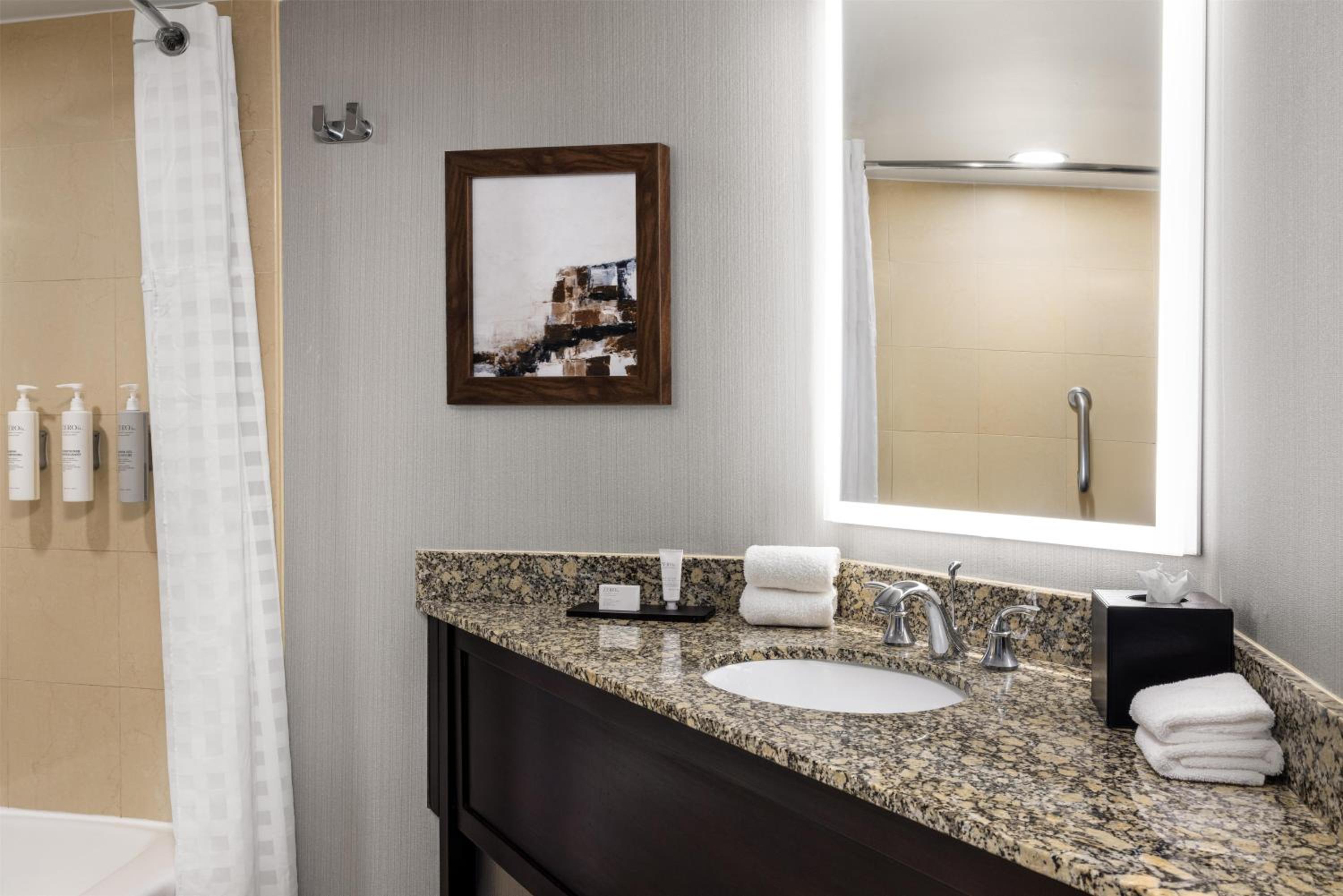 Suite with Two Queen Beds - Non-Smoking - Photo 3