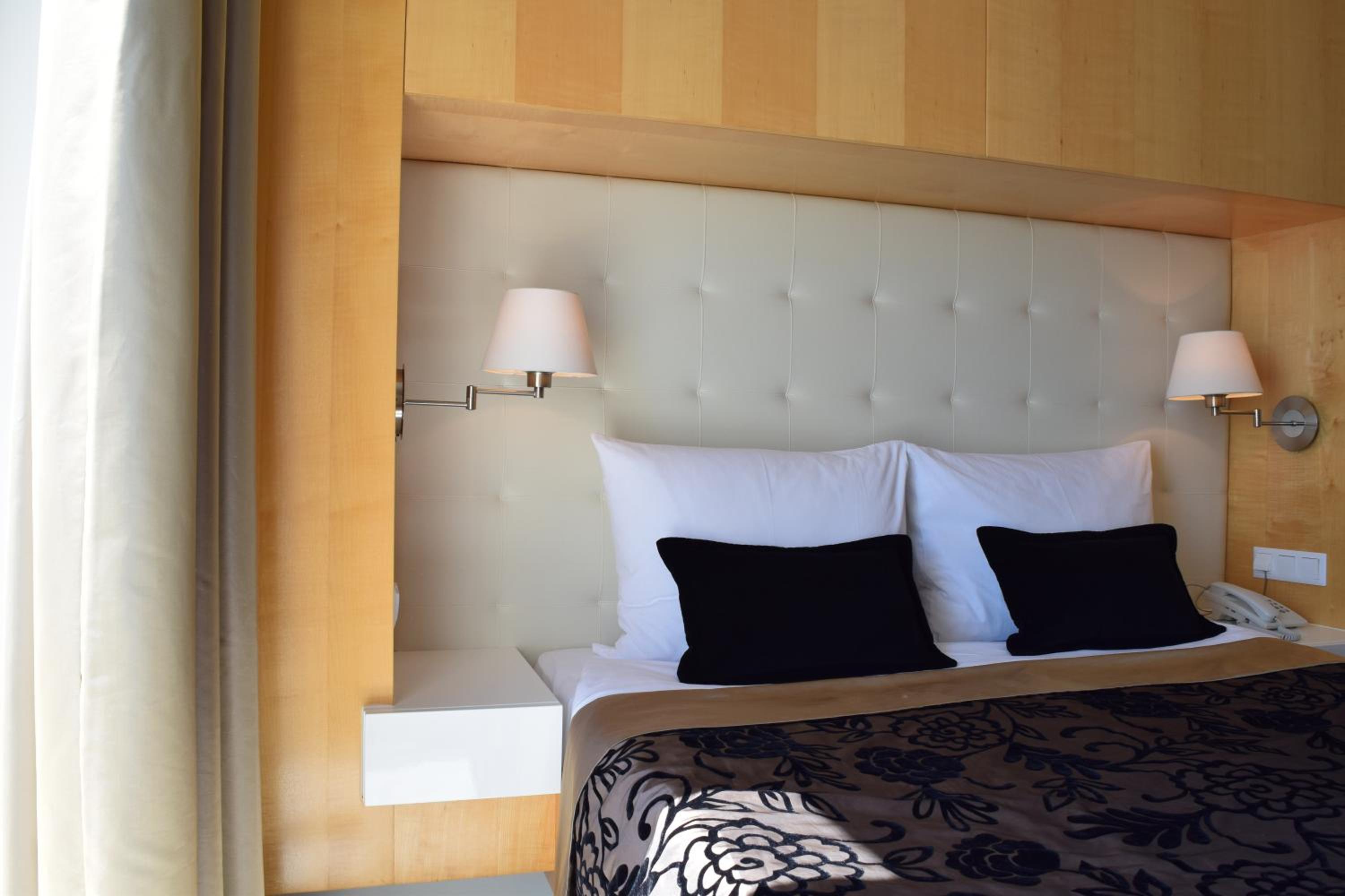 Comfort Double Room with Balcony - Photo 23