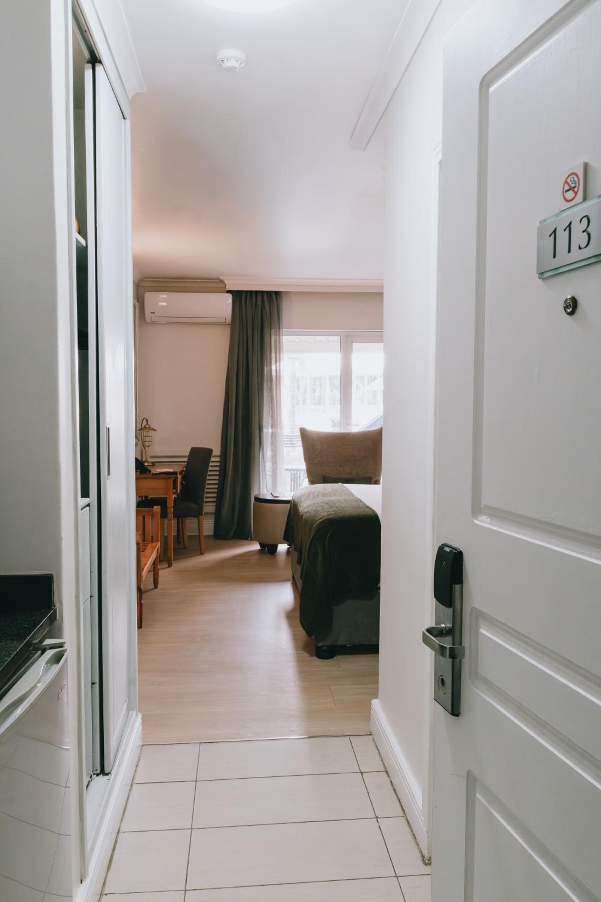 Deluxe Double or Twin Room - Photo 5