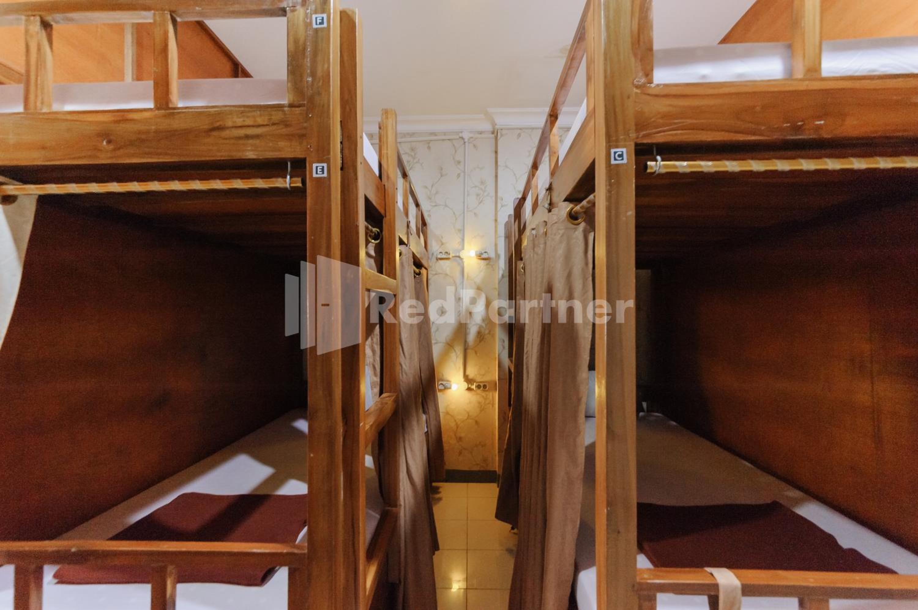 Mixed Dormitory Room