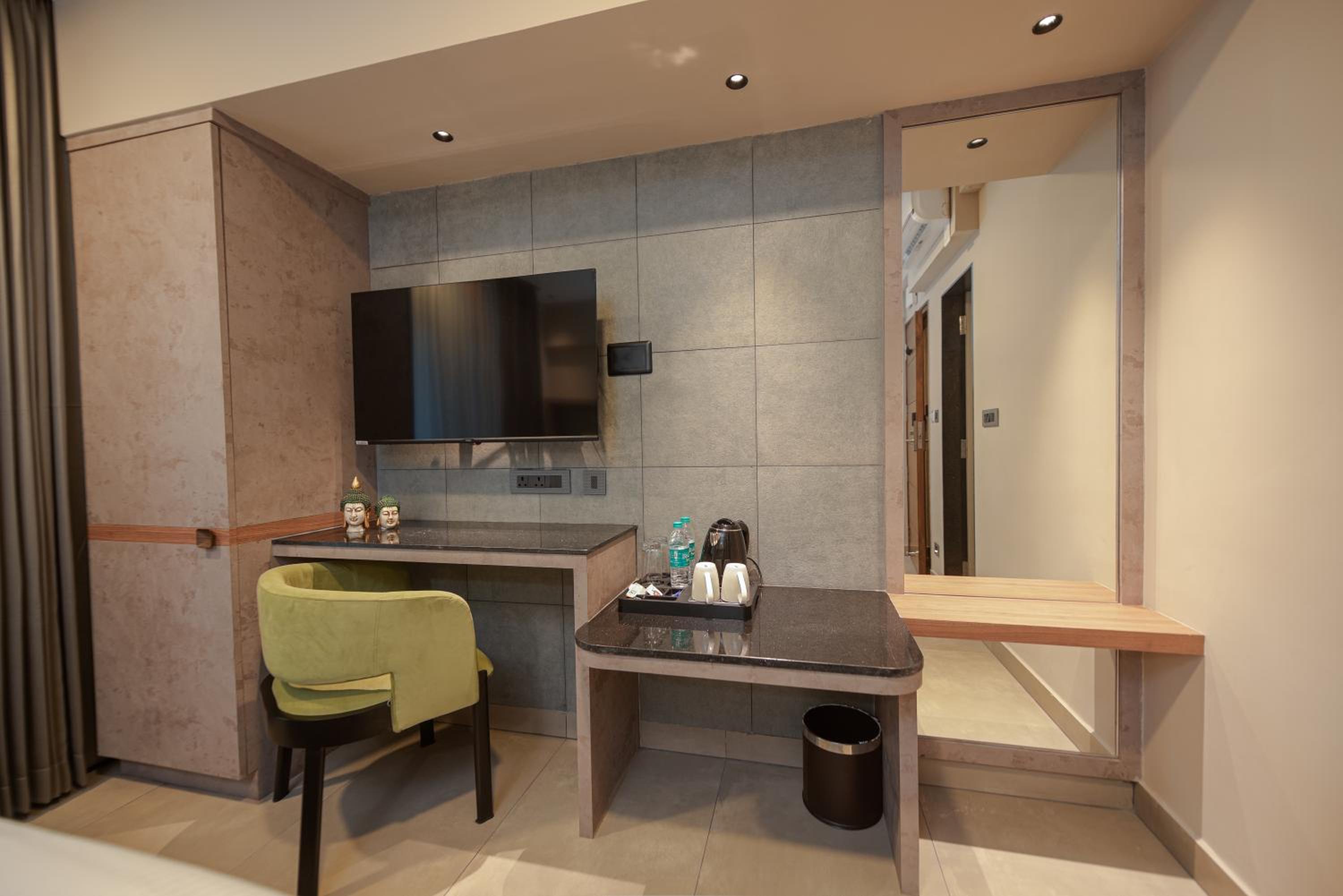 Deluxe Double Room with Balcony
