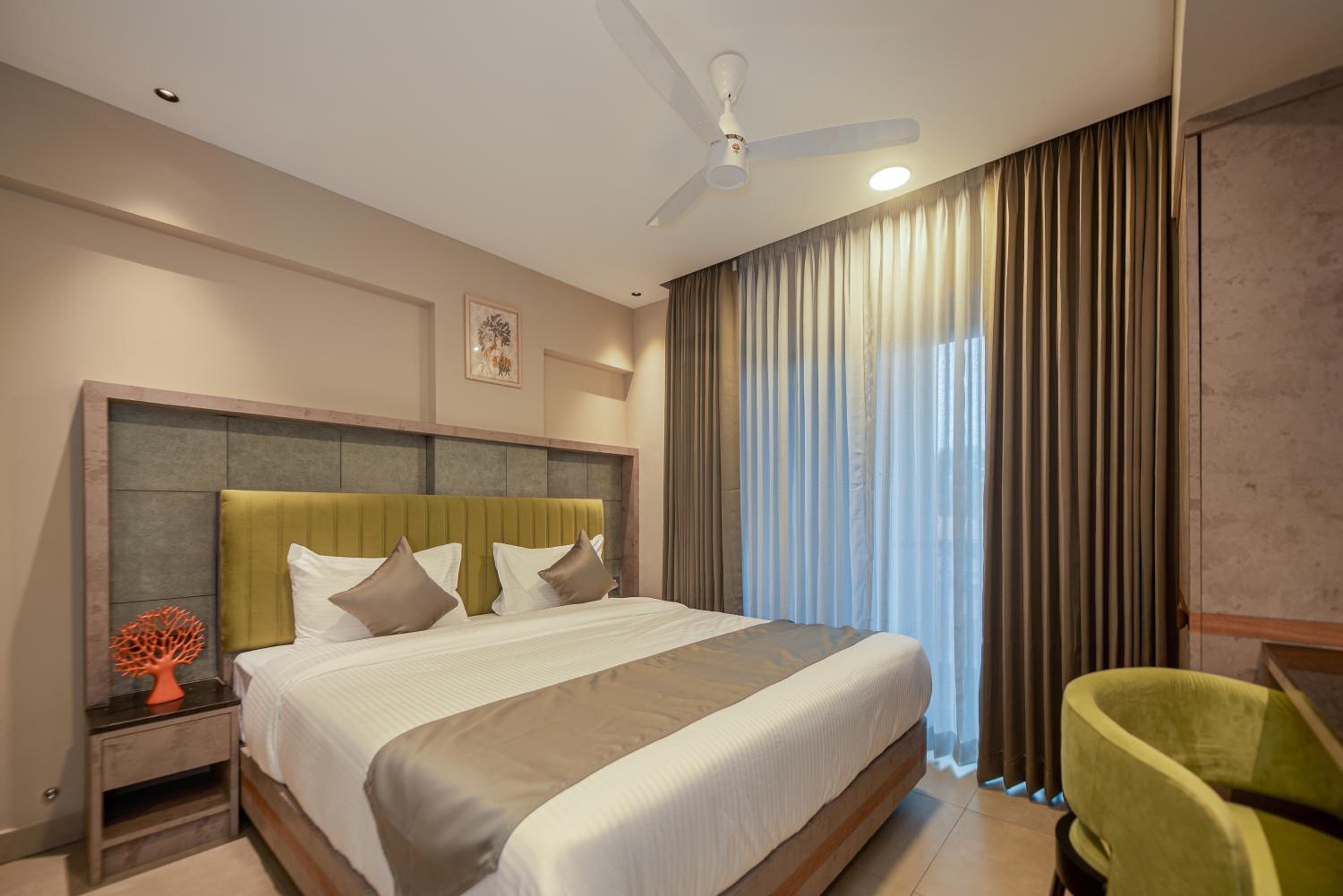 Deluxe Double Room with Balcony