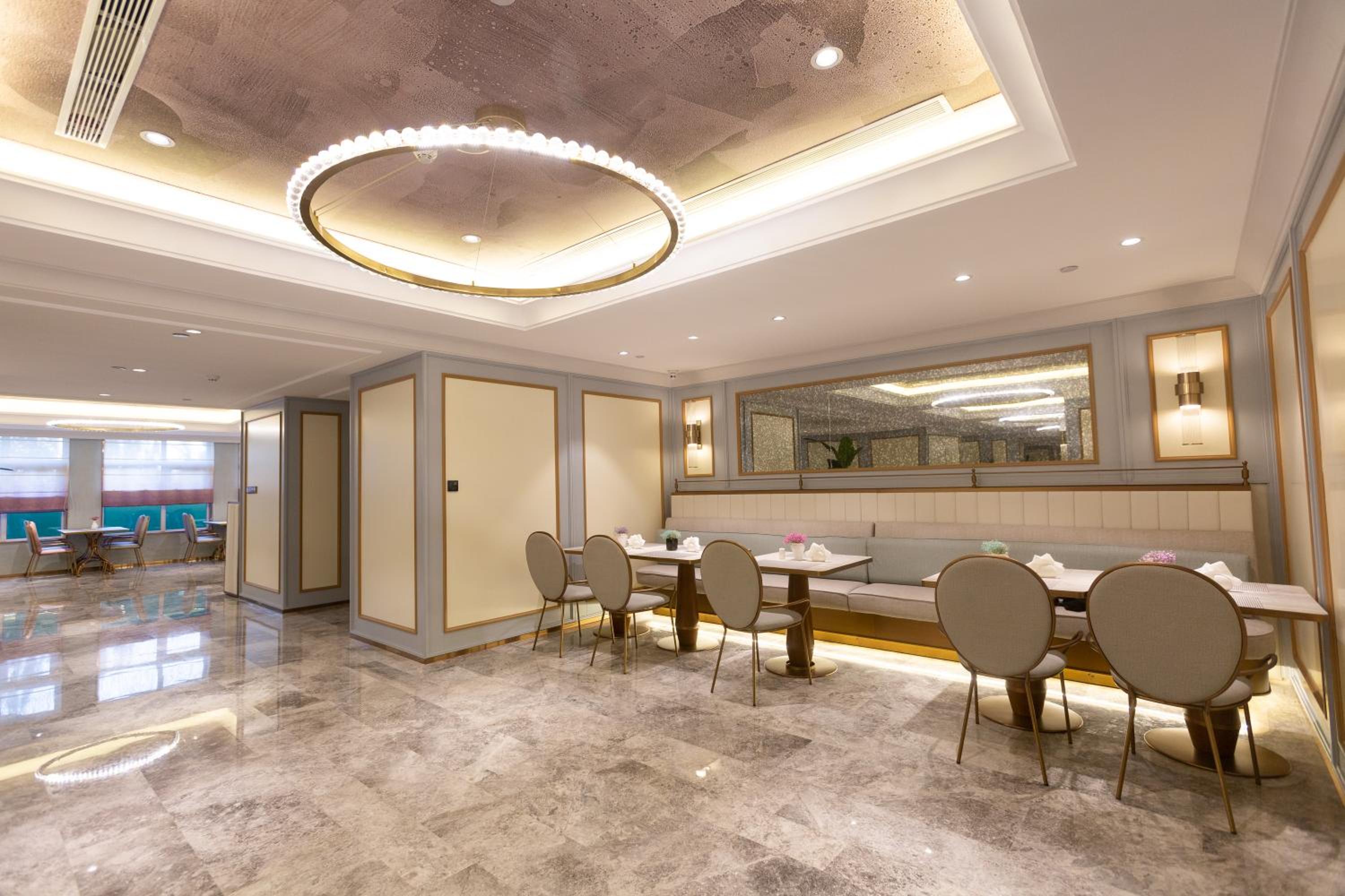 Superior Twin Room - Photo 4