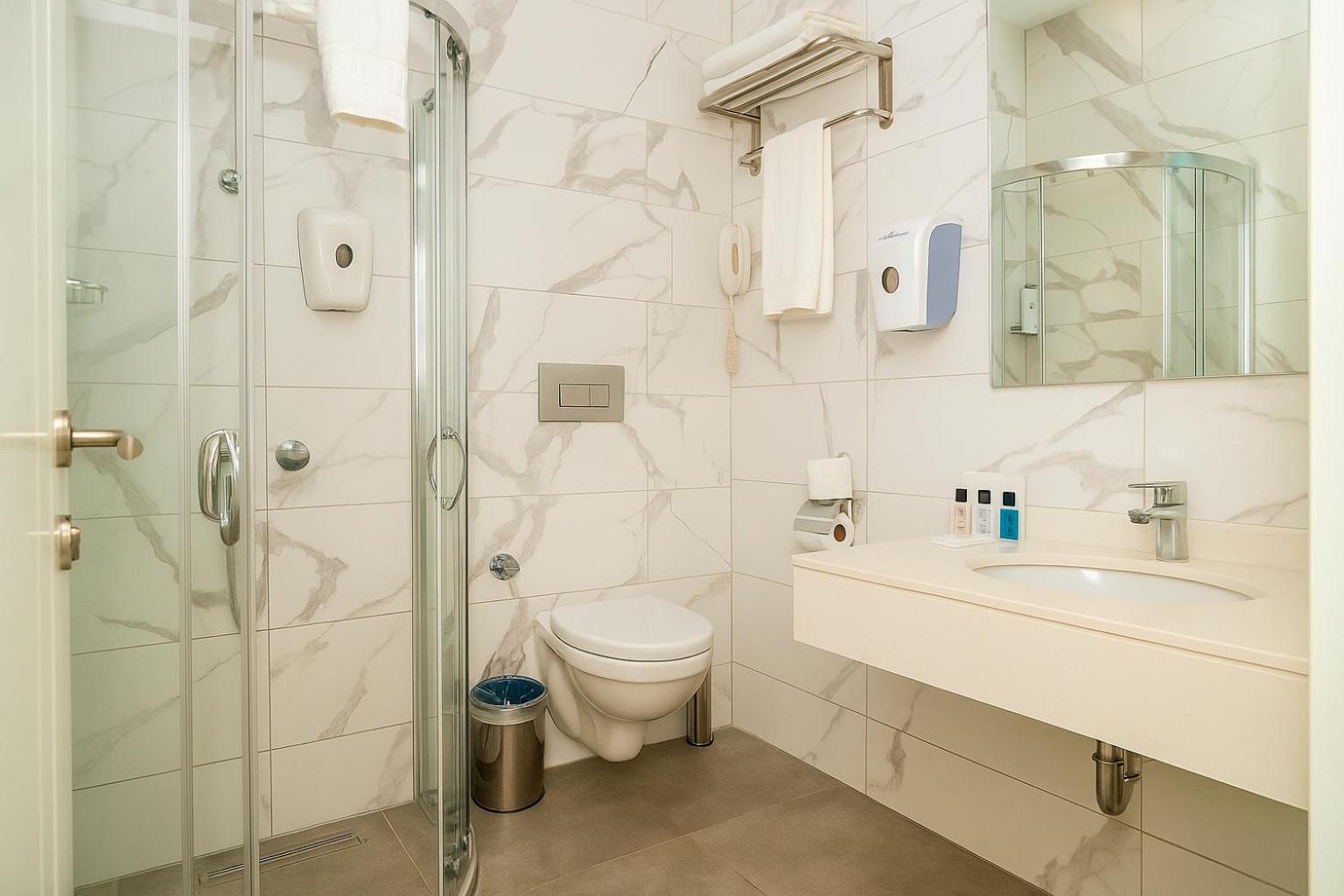 Double Room - Photo 2