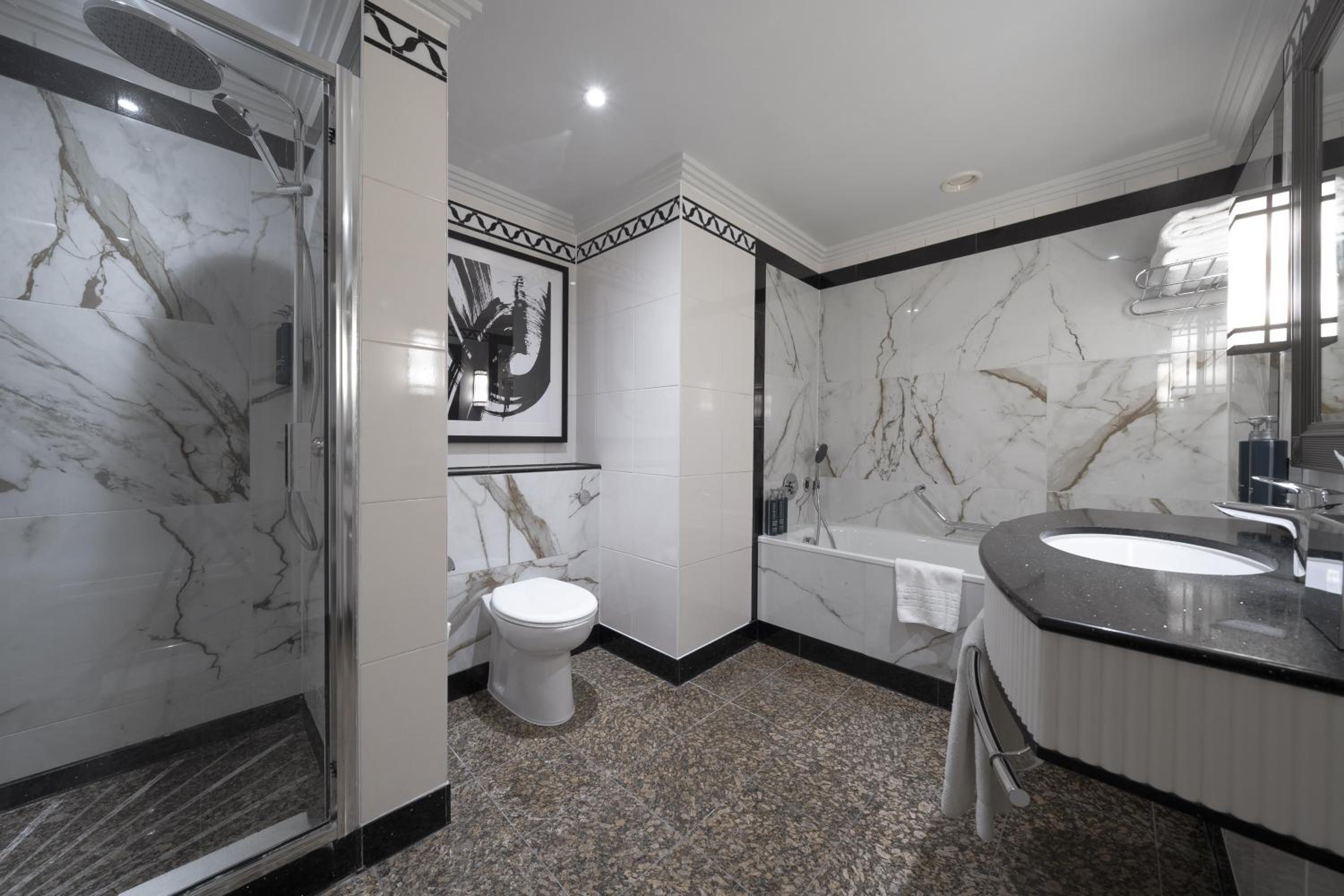 Signature Junior Suite with Lounge Access