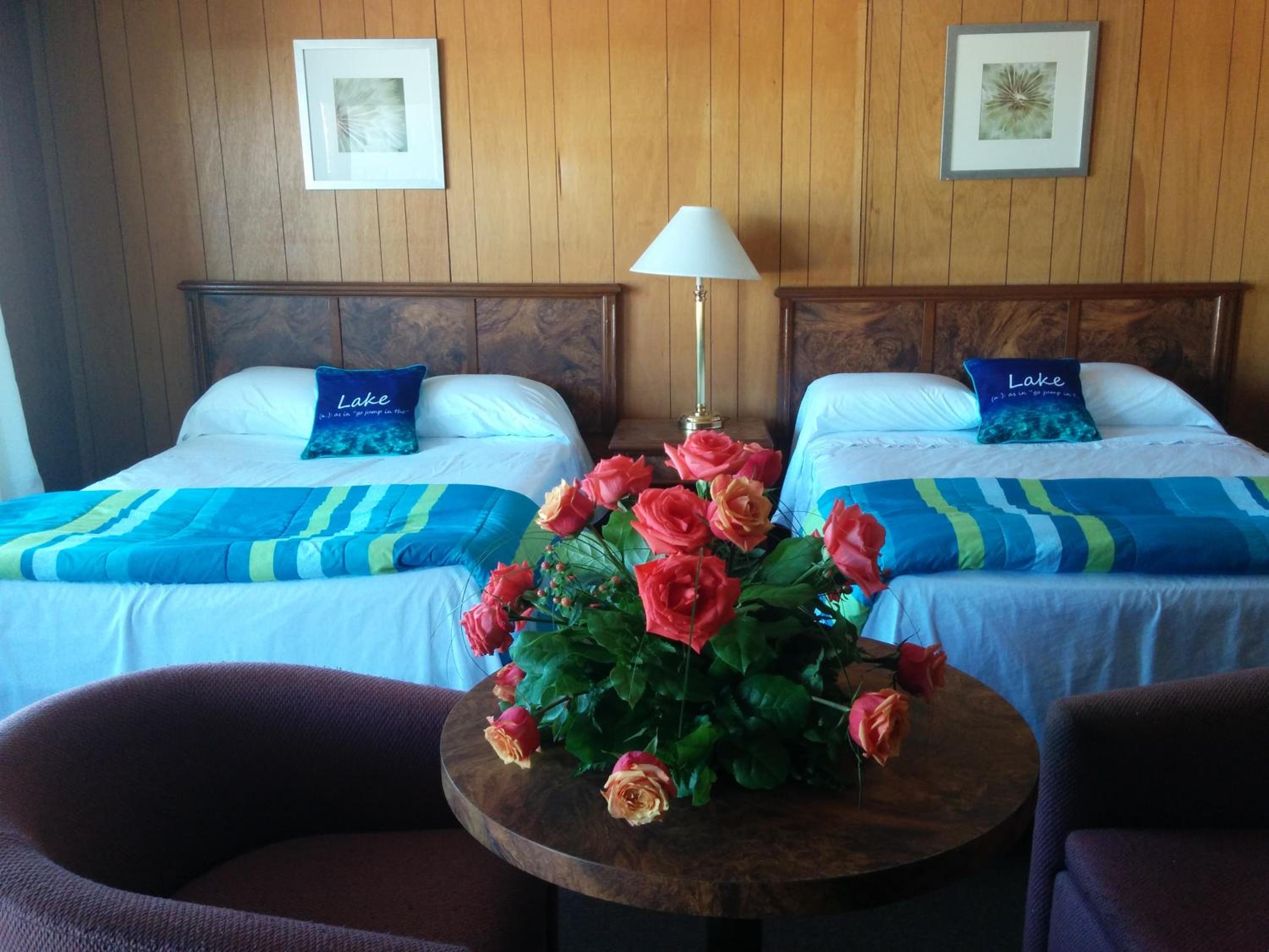 Quadruple Room with Bathroom - Photo 8
