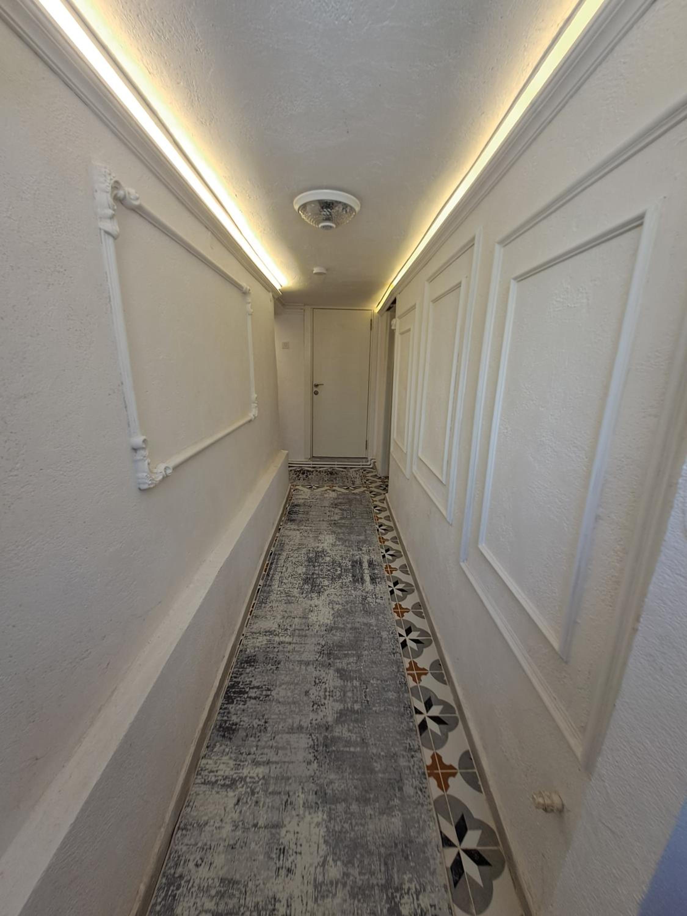 Economy Quadruple Room with Shared Bathroom photo 2