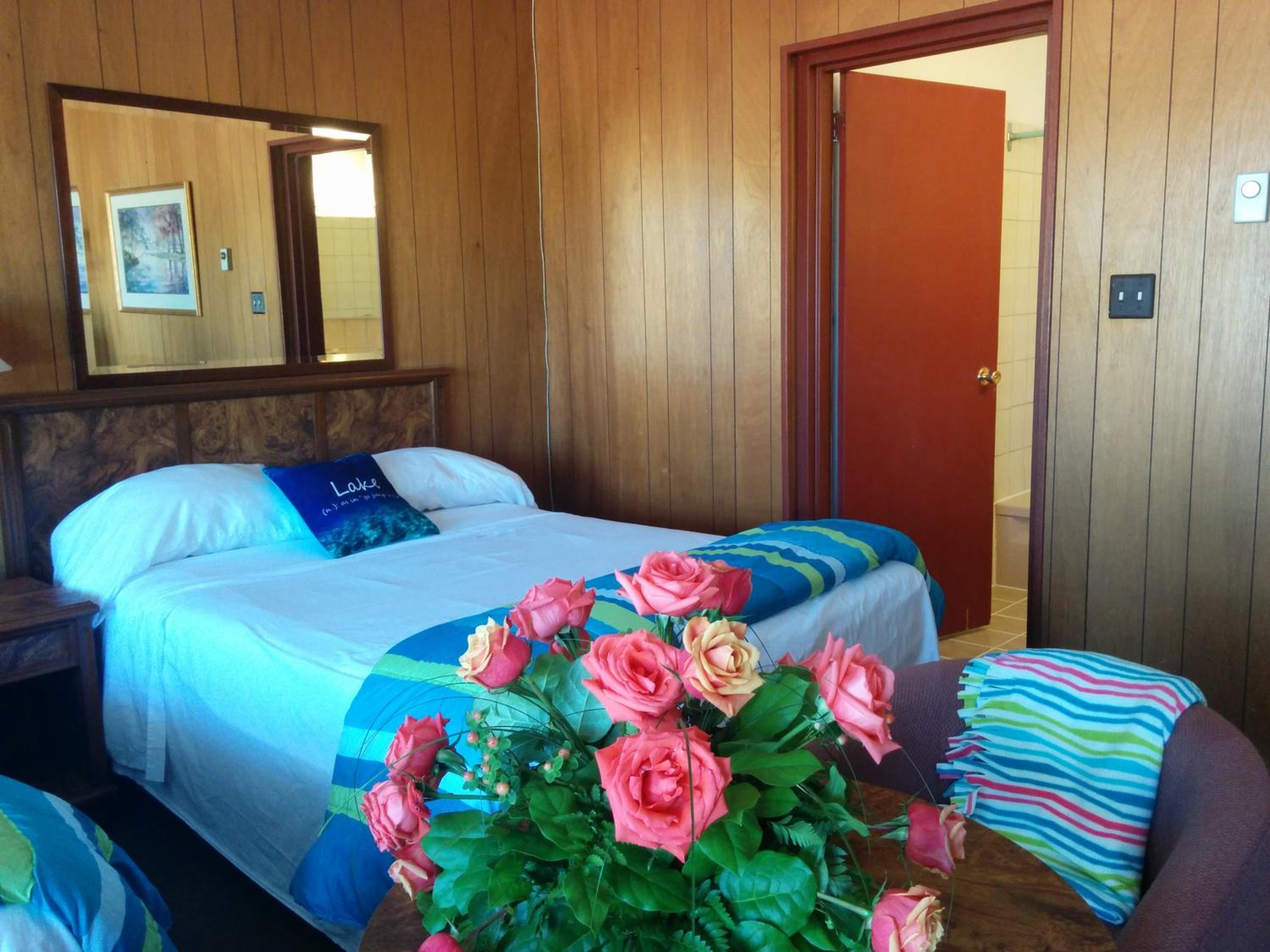 Quadruple Room with Bathroom - Photo 3
