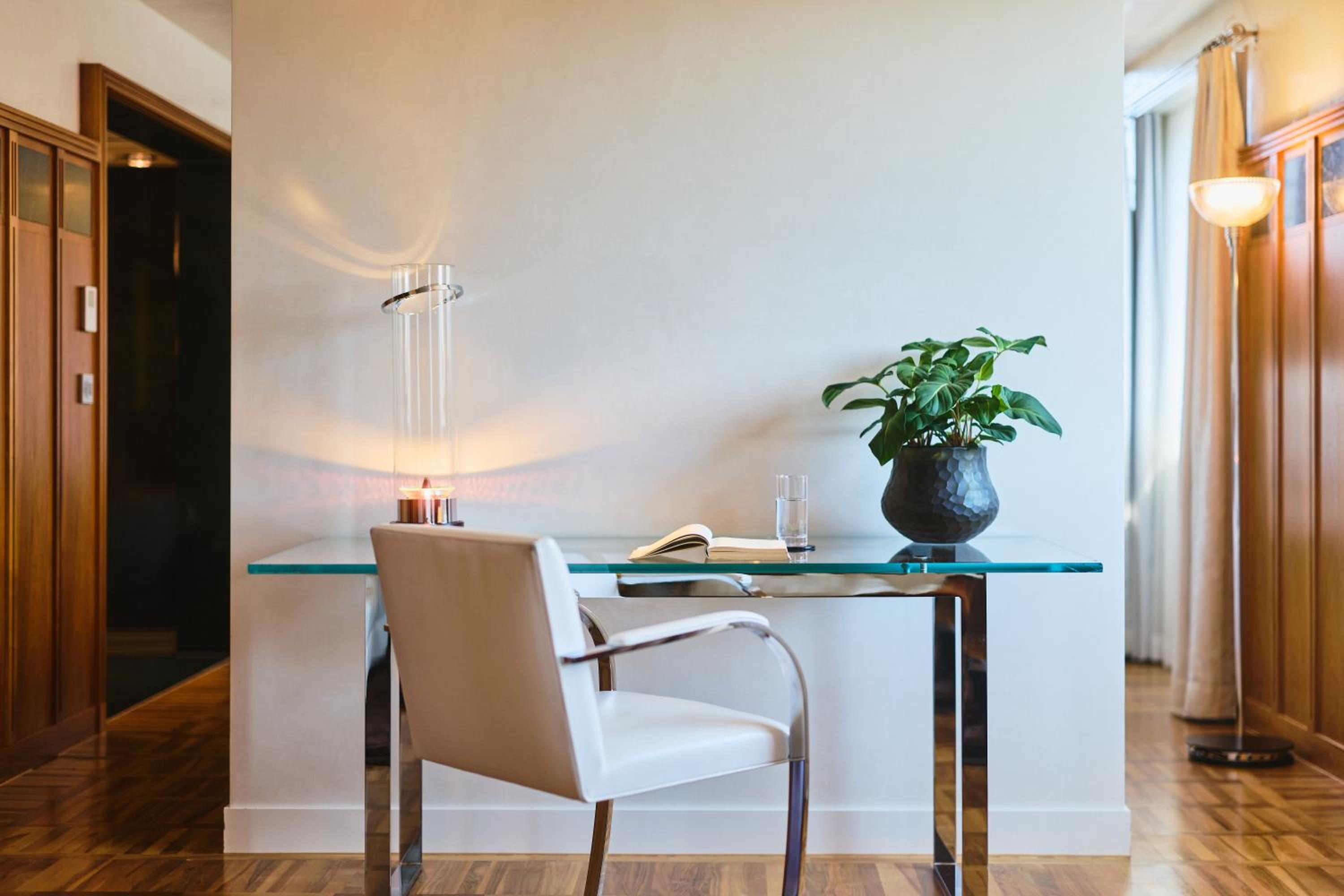 Design Suite (Non Smoking)