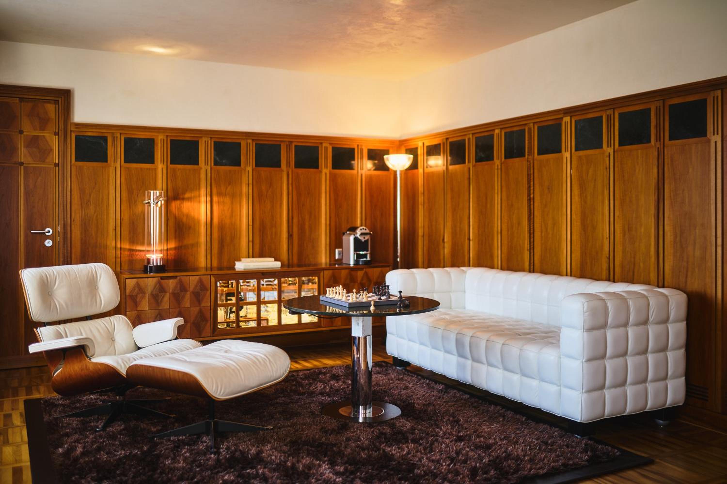 Design Suite (Non Smoking)