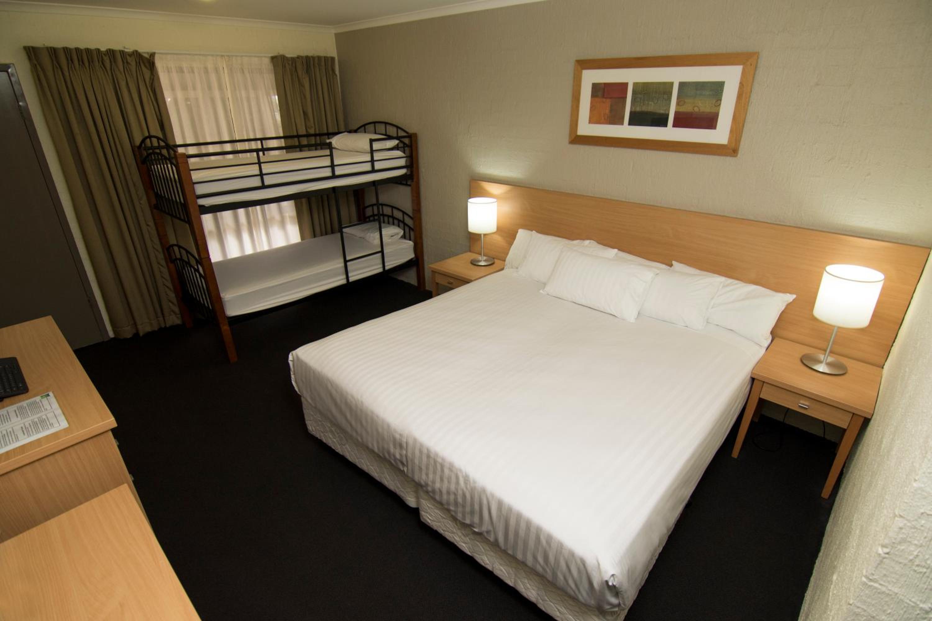 Standard King Room photo 2