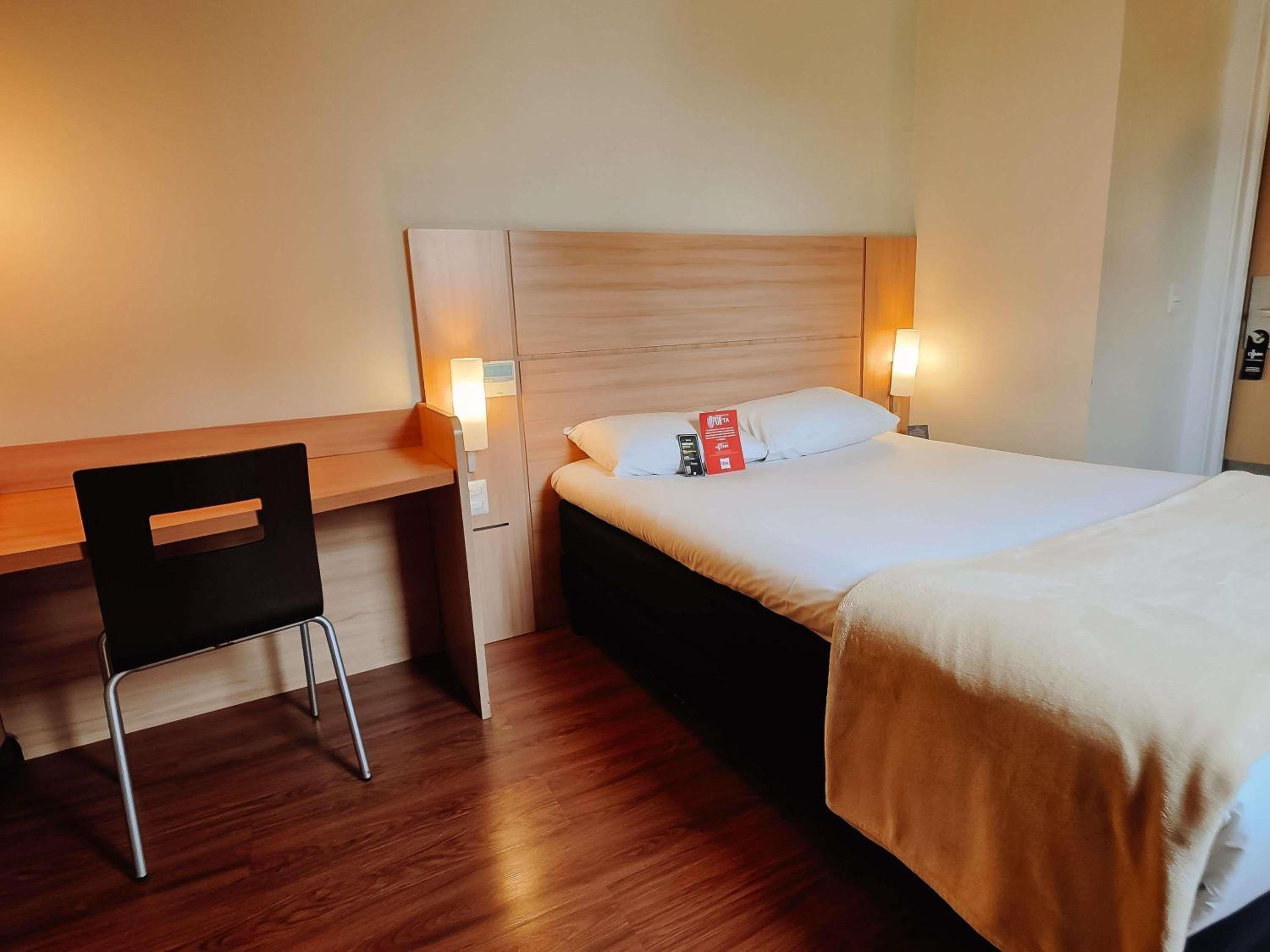 Double Queen Room photo 1