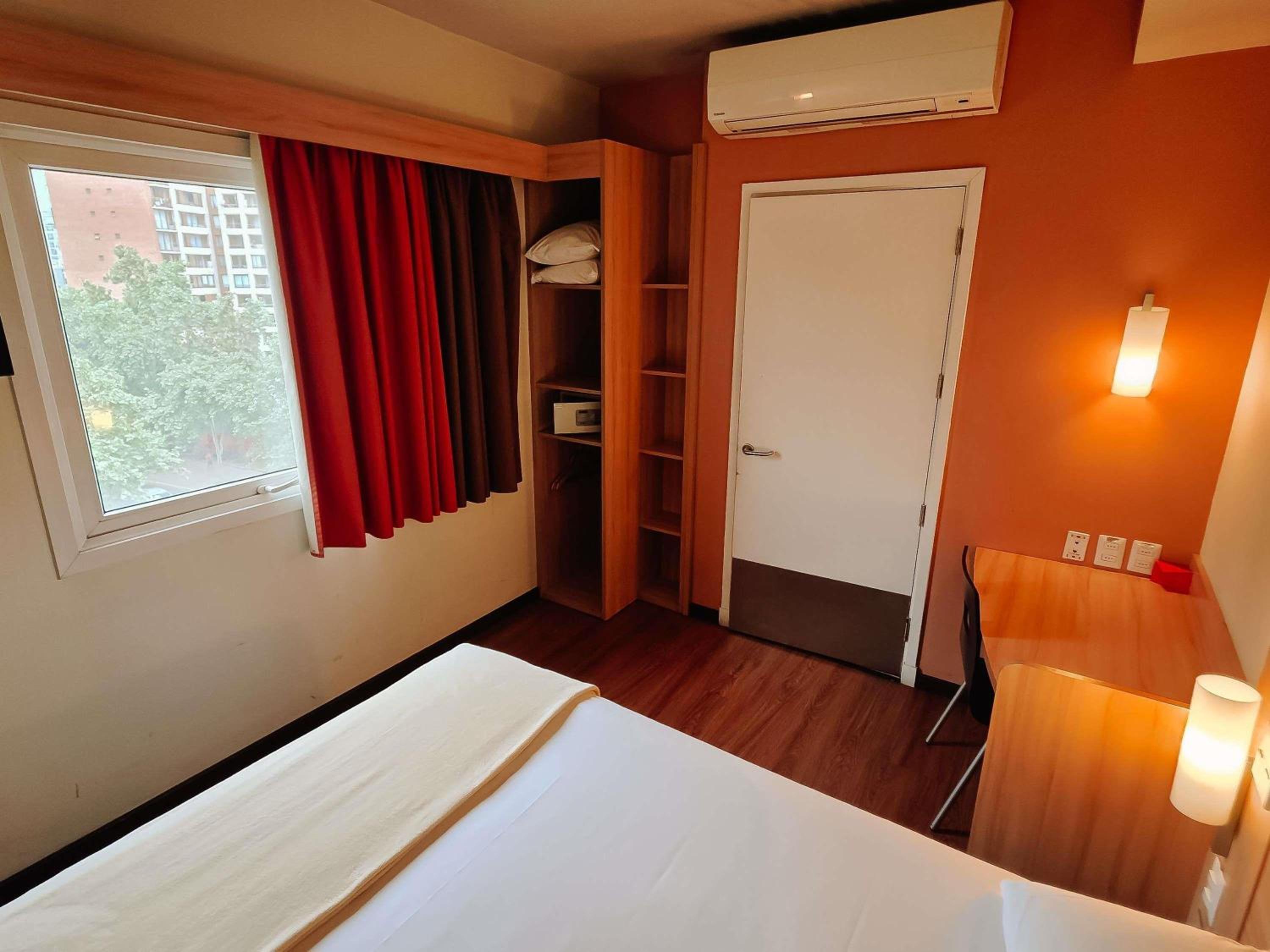 Double Queen Room photo 3