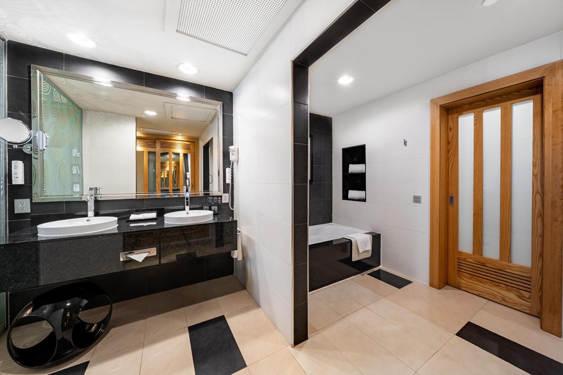 Family Suite - Photo 7
