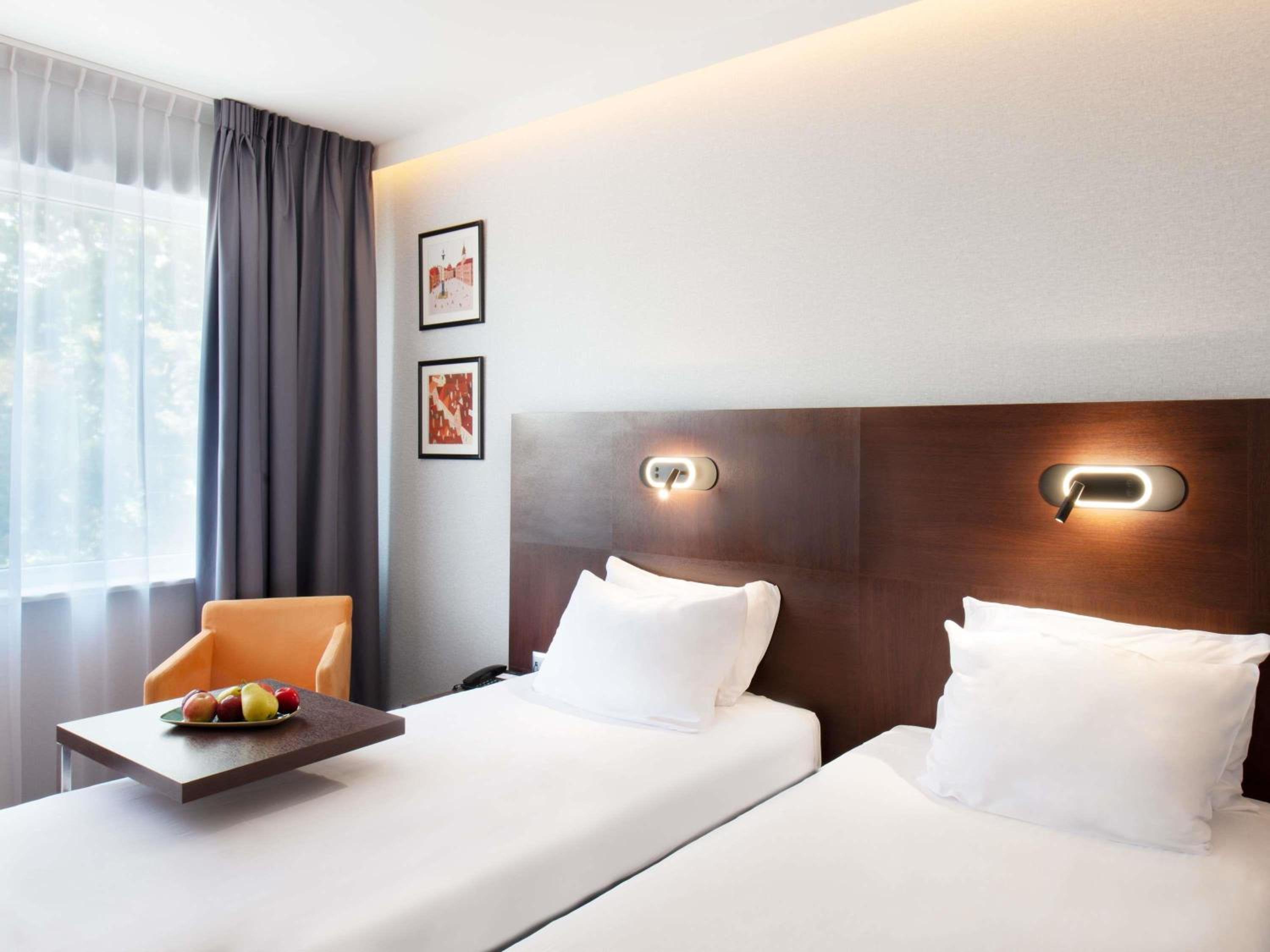 Classic Room With Two Single Beds - Photo 1