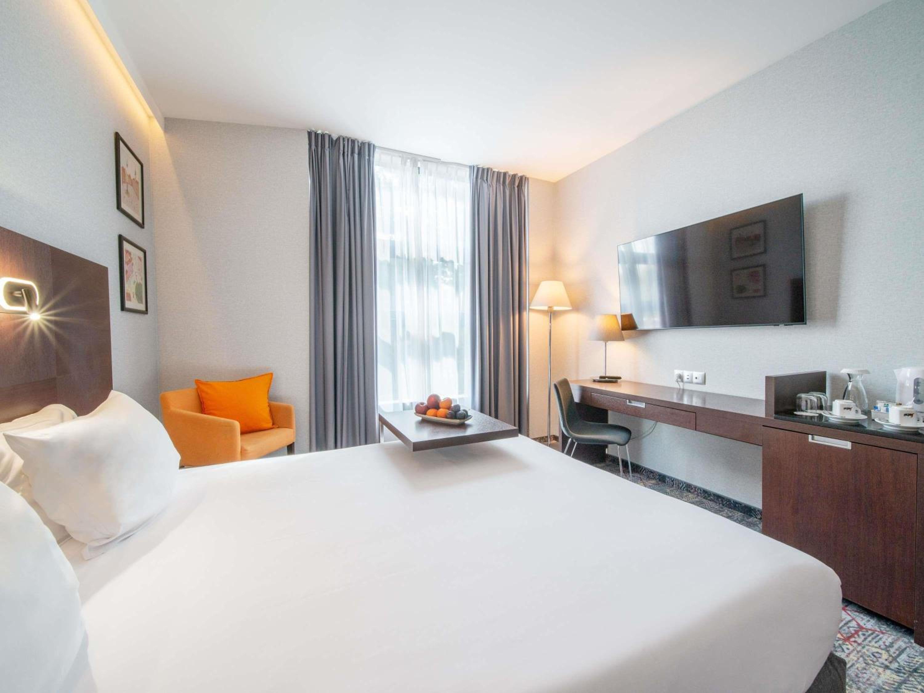 Double Room with Queen Bed - Photo 3