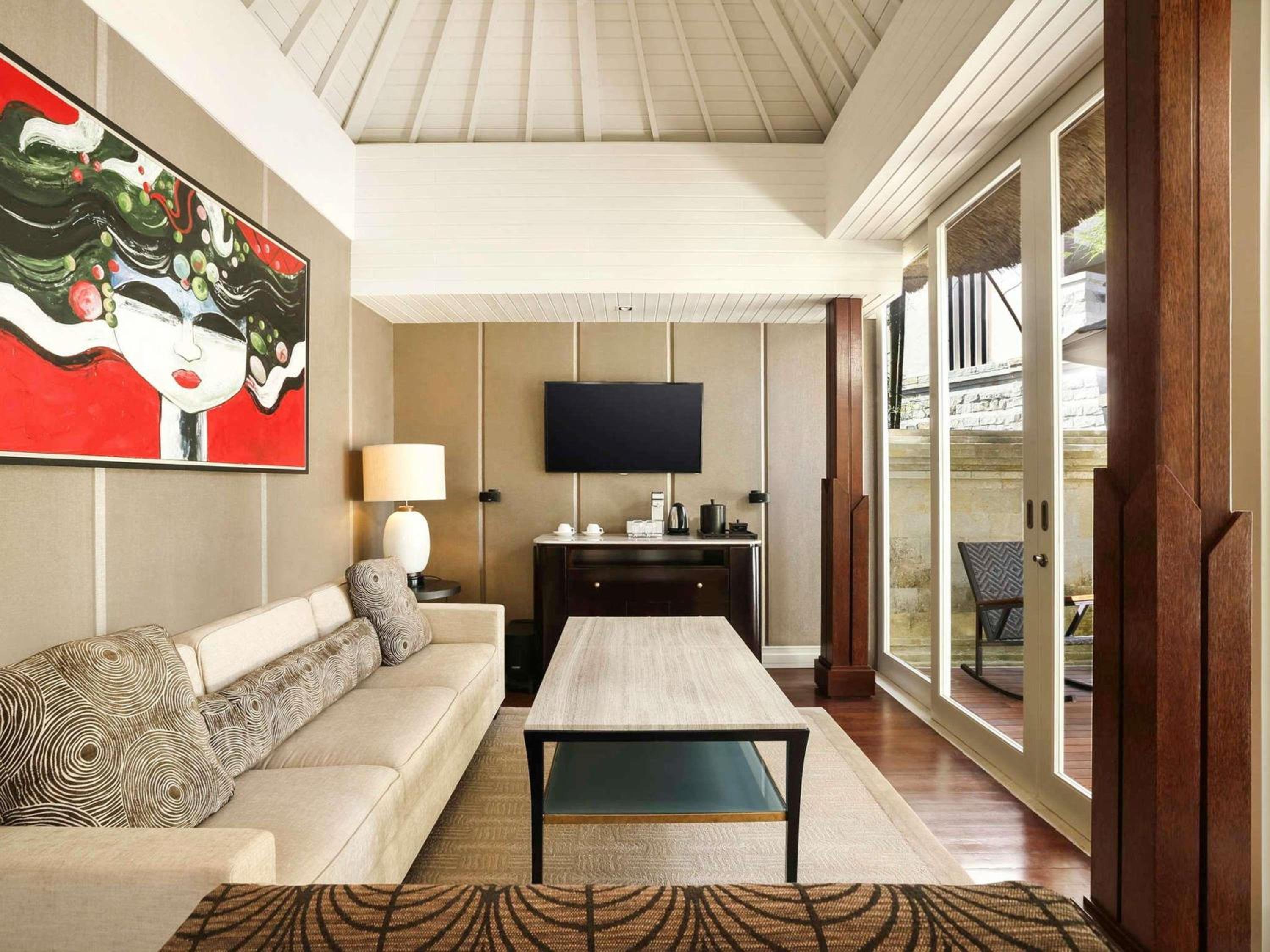 One-Bedroom Pool Villa - Club Access - Photo 2