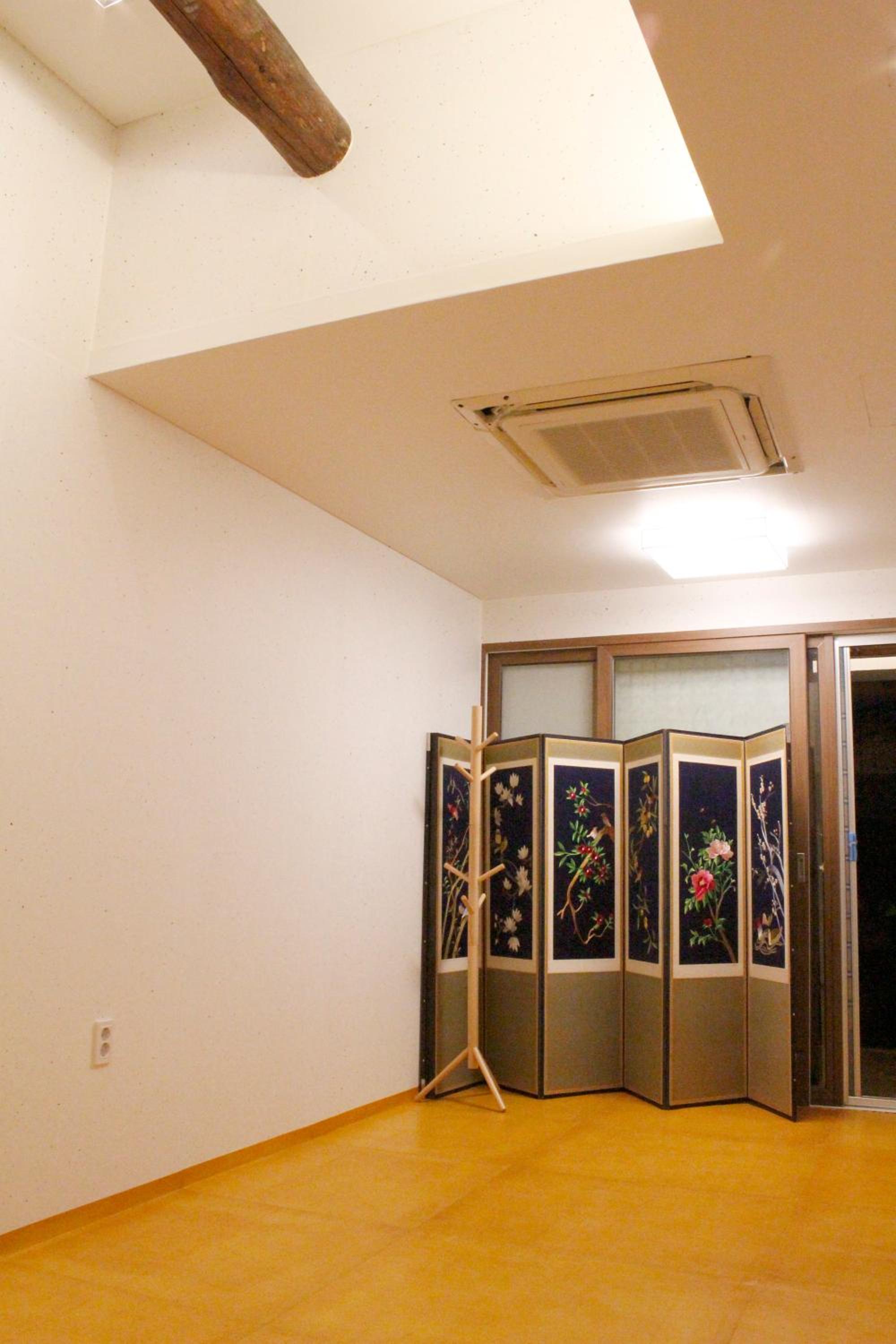 Family Room - Photo 4