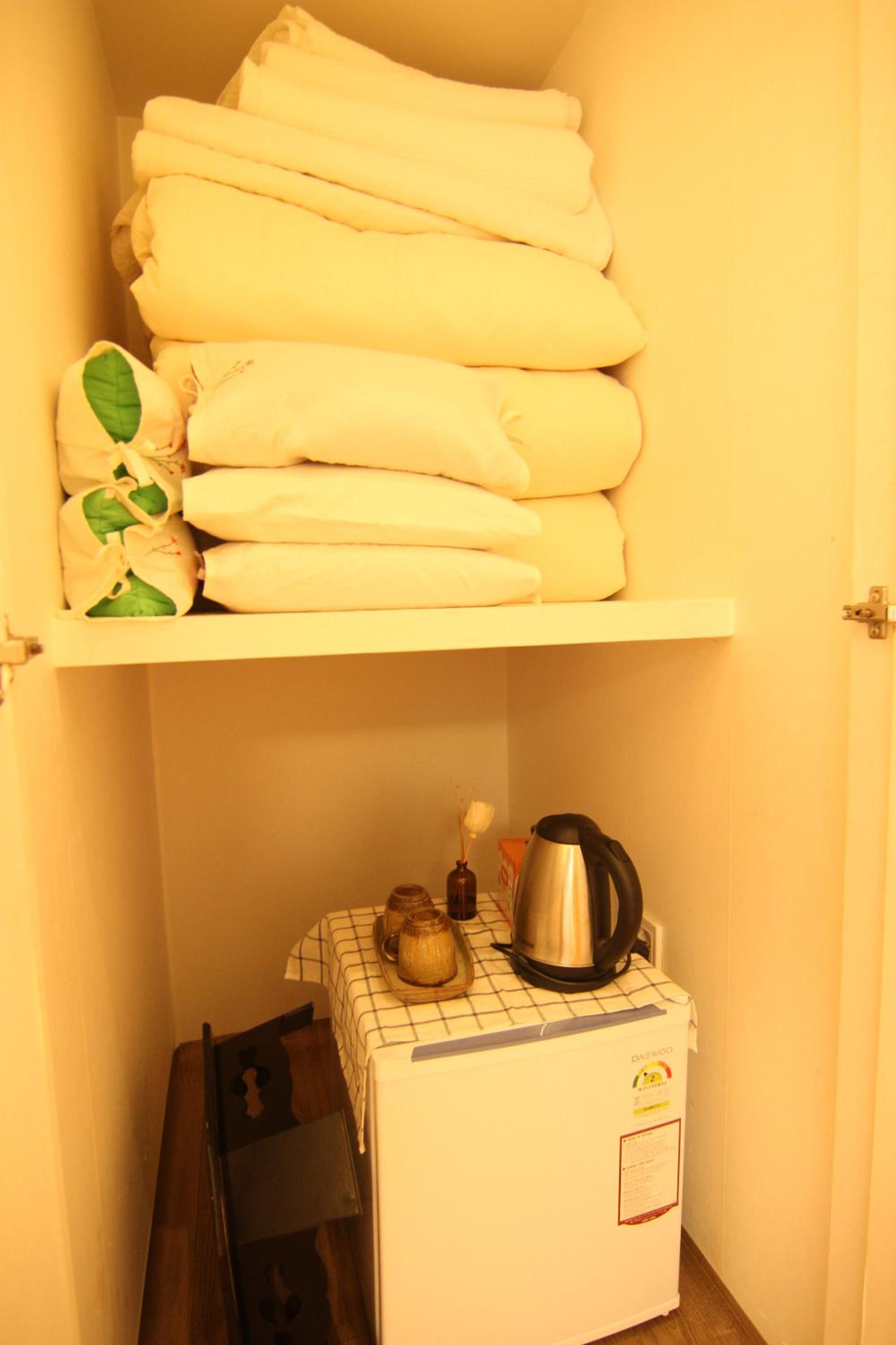 Family Room - Photo 7